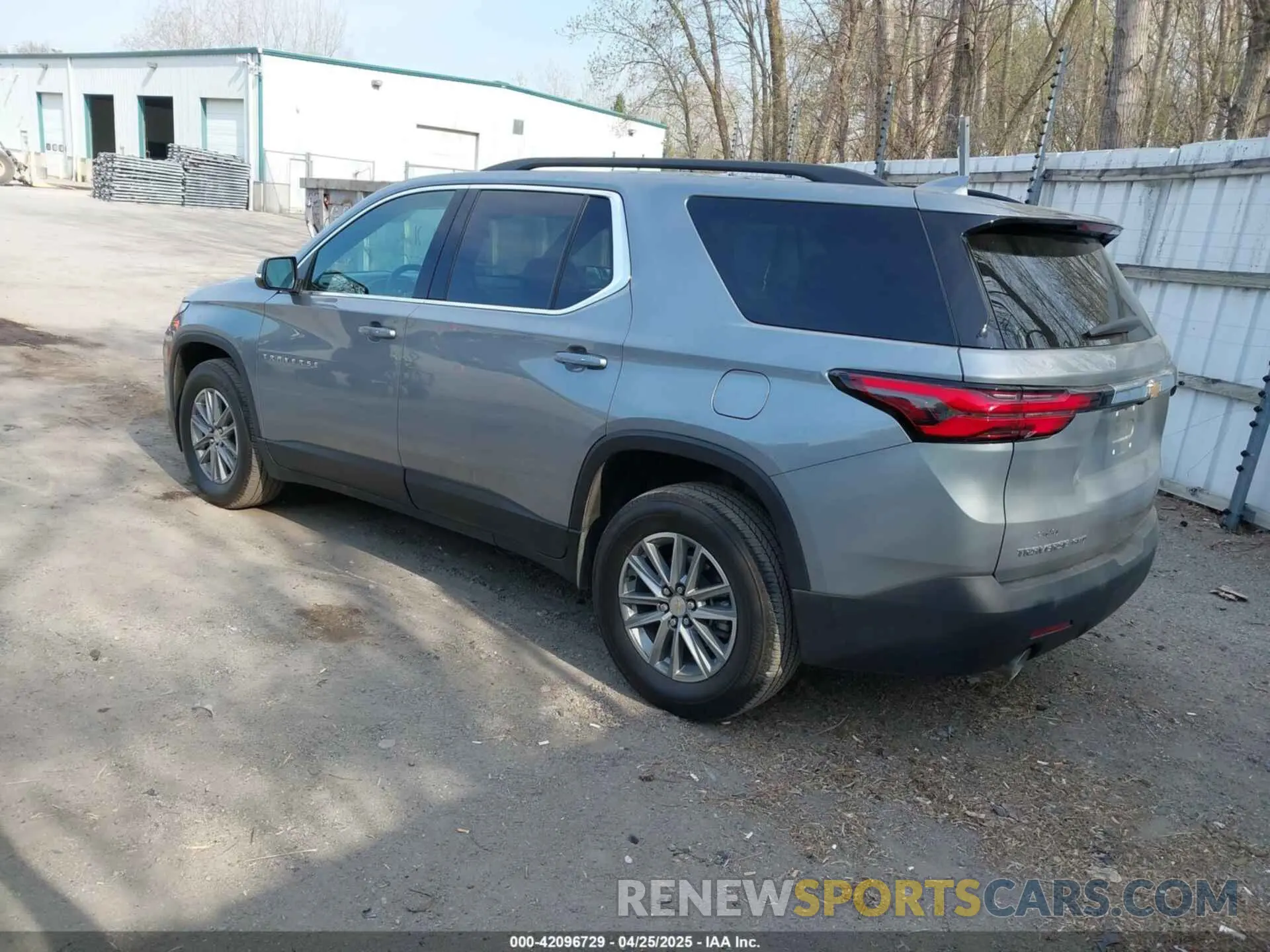 3 Фотография поврежденного автомобиля 1GNEVGKW7PJ324625 CHEVROLET TRAVERSE 2023