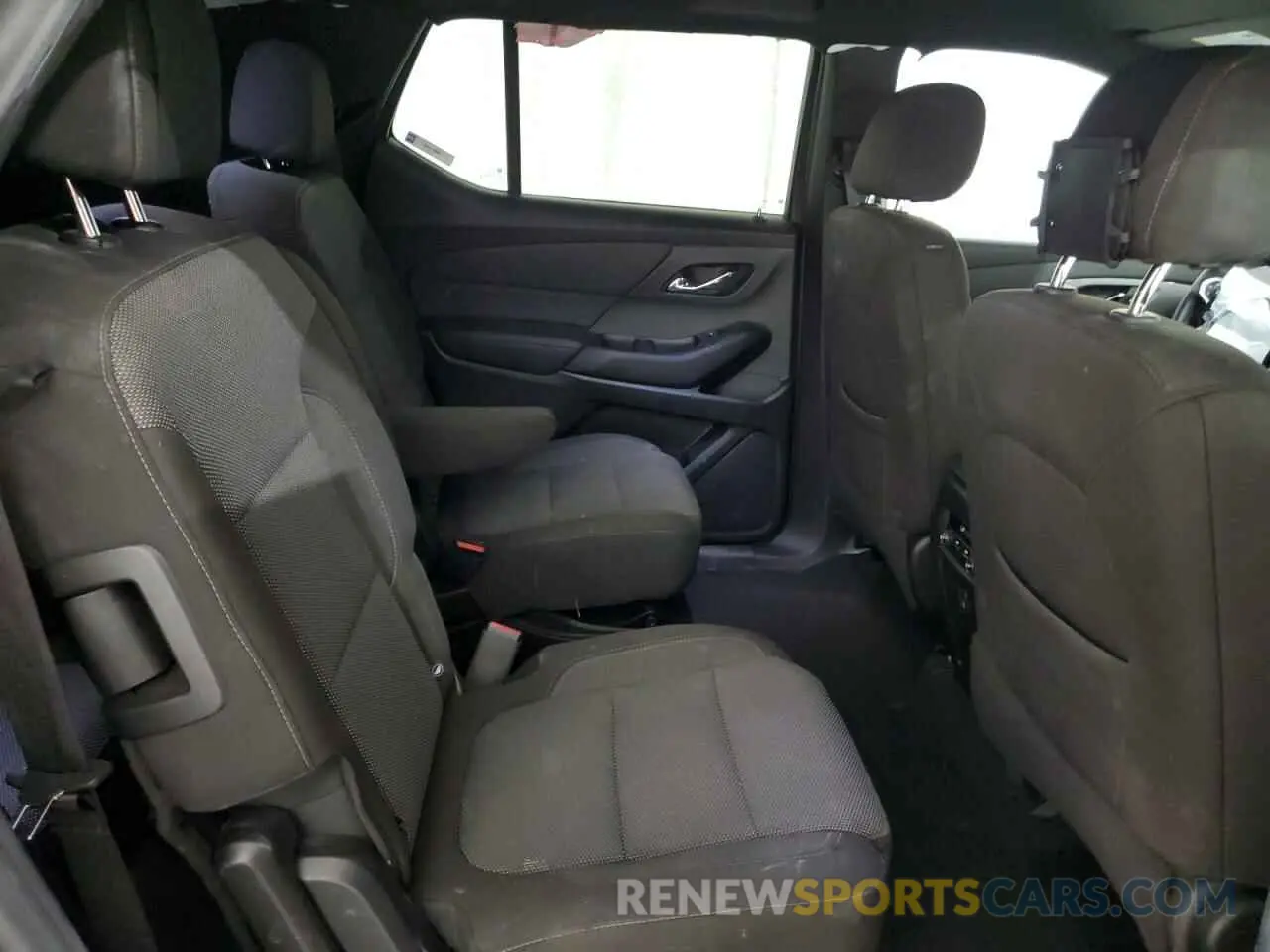 11 Photograph of a damaged car 1GNEVGKWXPJ313361 CHEVROLET TRAVERSE 2023