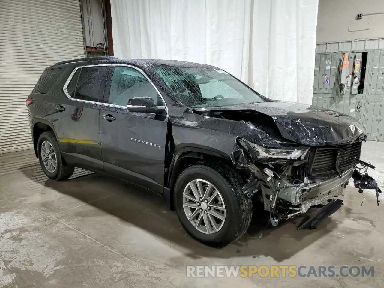 4 Photograph of a damaged car 1GNEVGKWXPJ313361 CHEVROLET TRAVERSE 2023