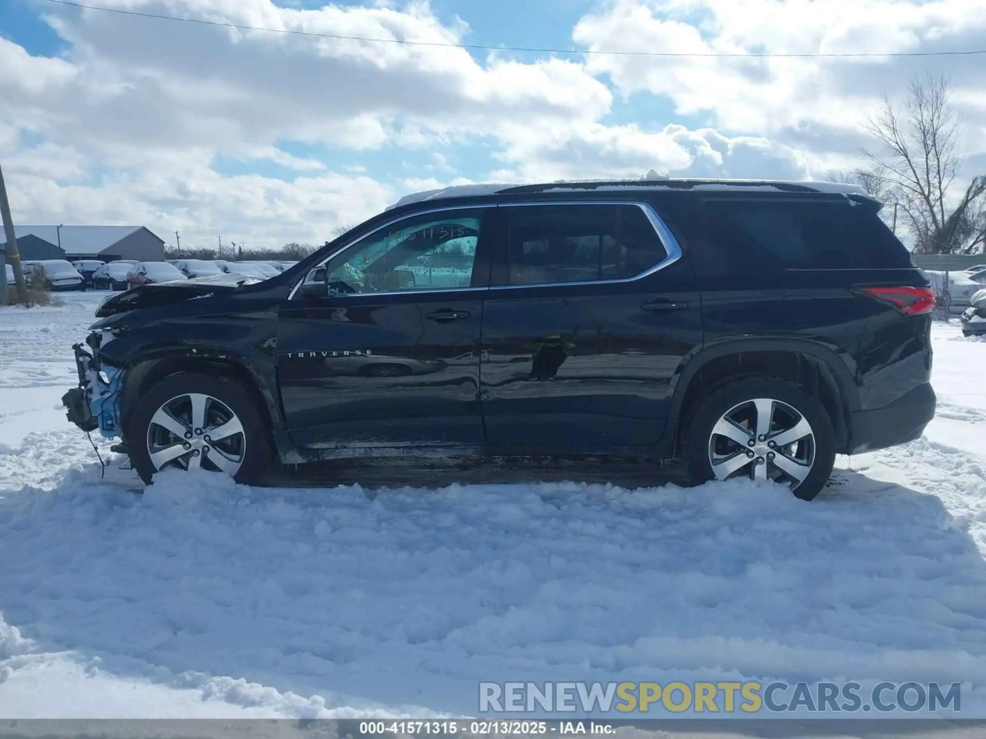 14 Photograph of a damaged car 1GNEVHKW0PJ154971 CHEVROLET TRAVERSE 2023