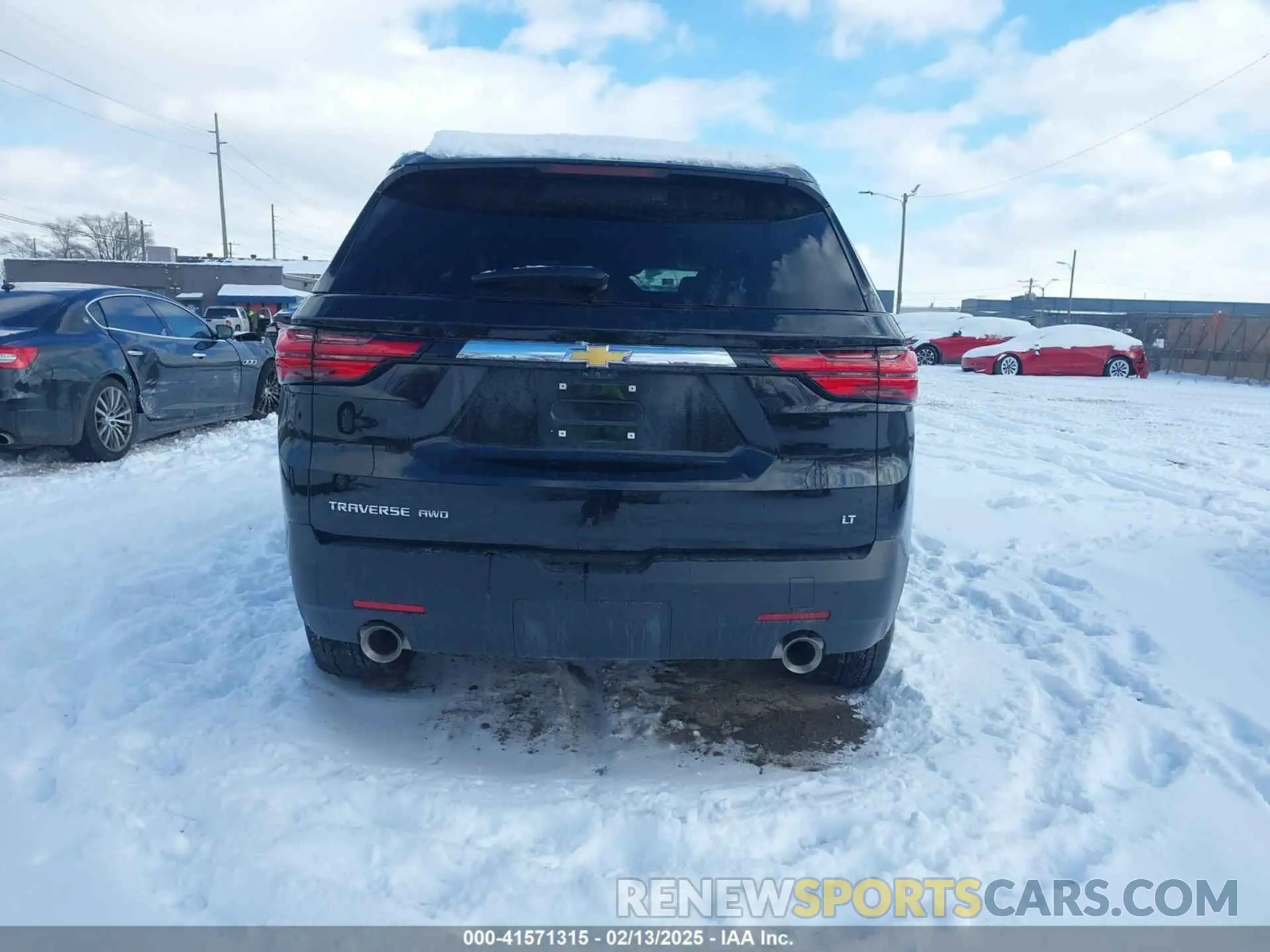 16 Photograph of a damaged car 1GNEVHKW0PJ154971 CHEVROLET TRAVERSE 2023
