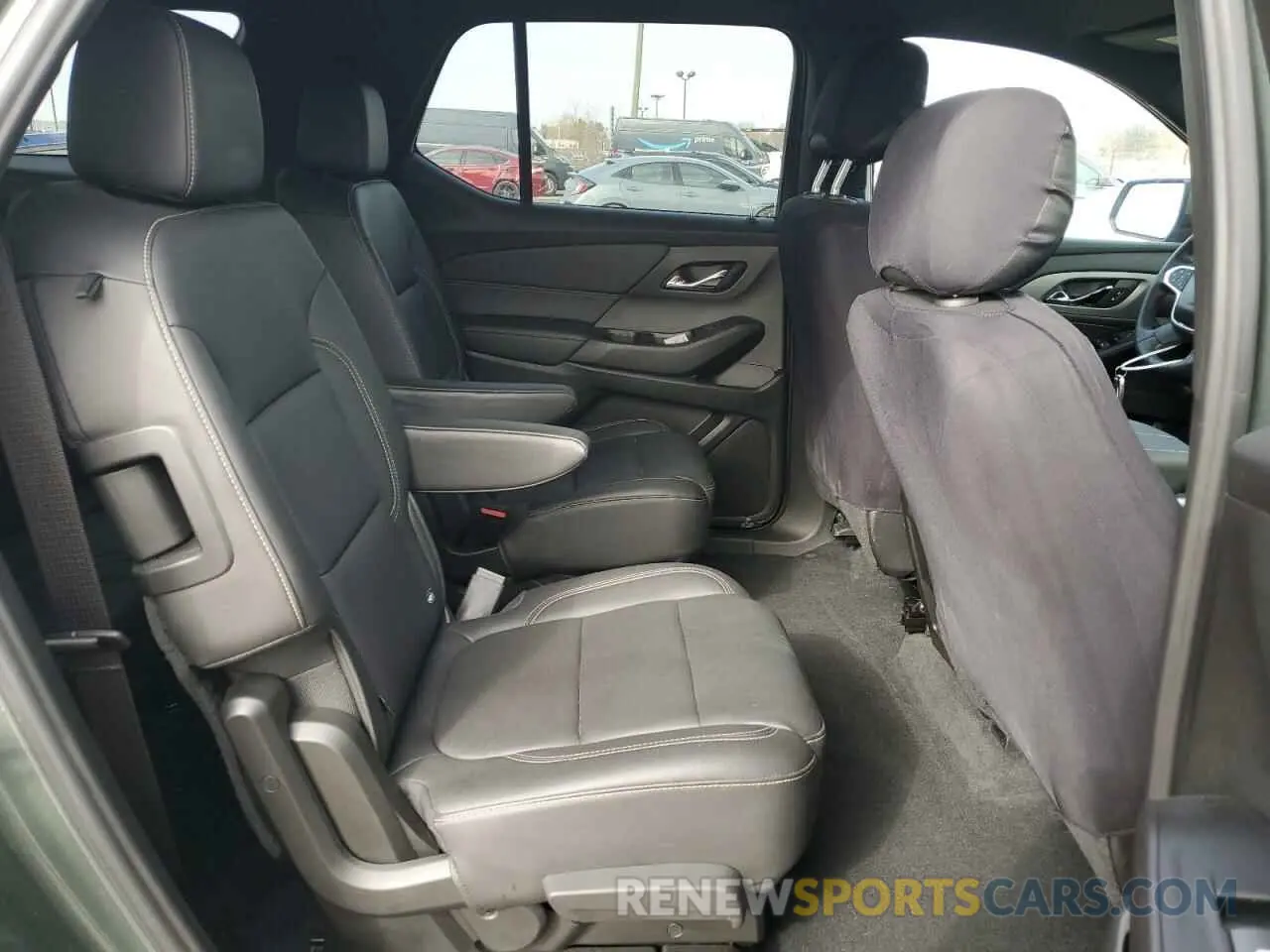 11 Photograph of a damaged car 1GNEVHKW1PJ169690 CHEVROLET TRAVERSE 2023