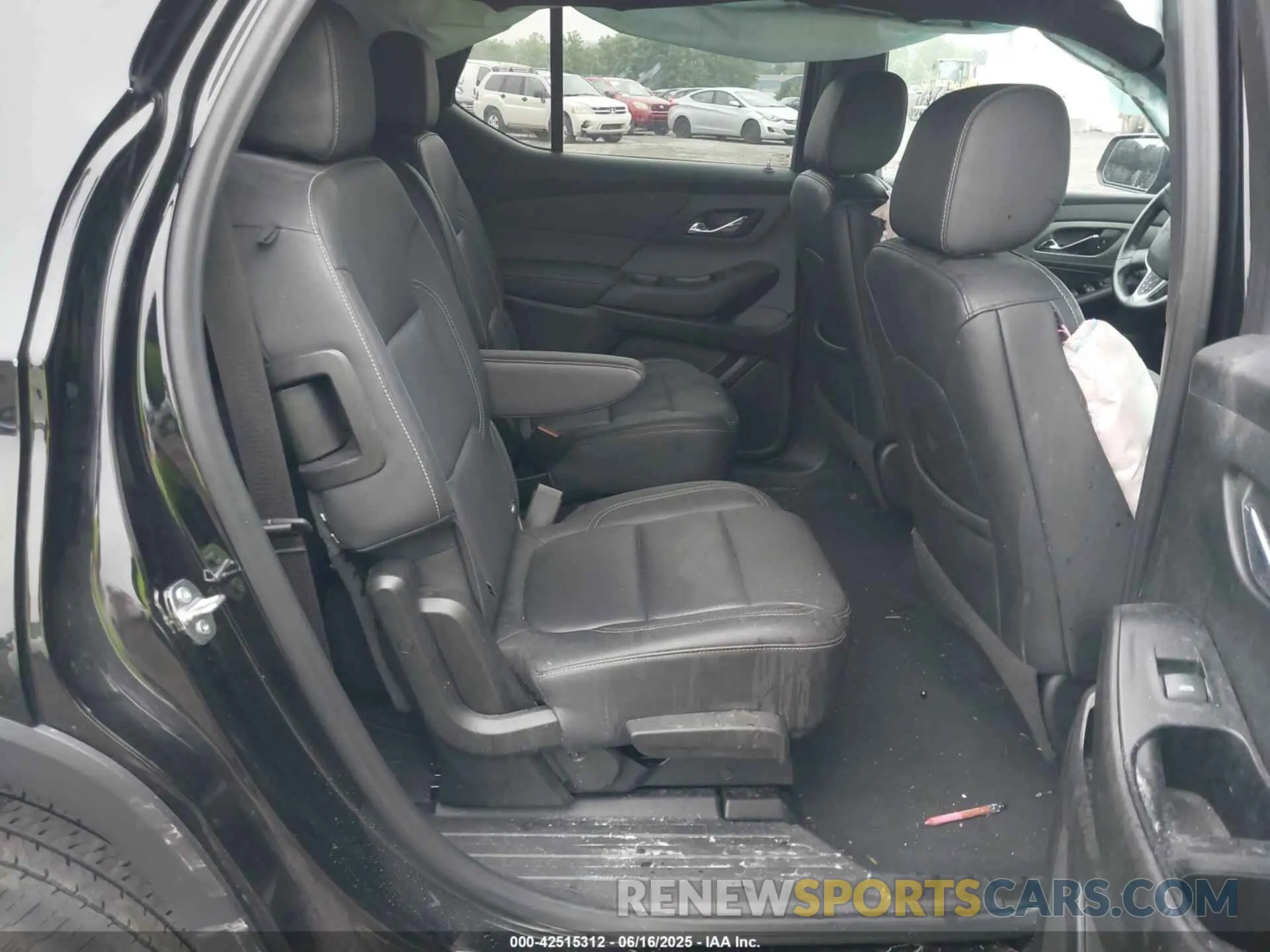 8 Фотография поврежденного автомобиля 1GNEVHKW2PJ224793 CHEVROLET TRAVERSE 2023