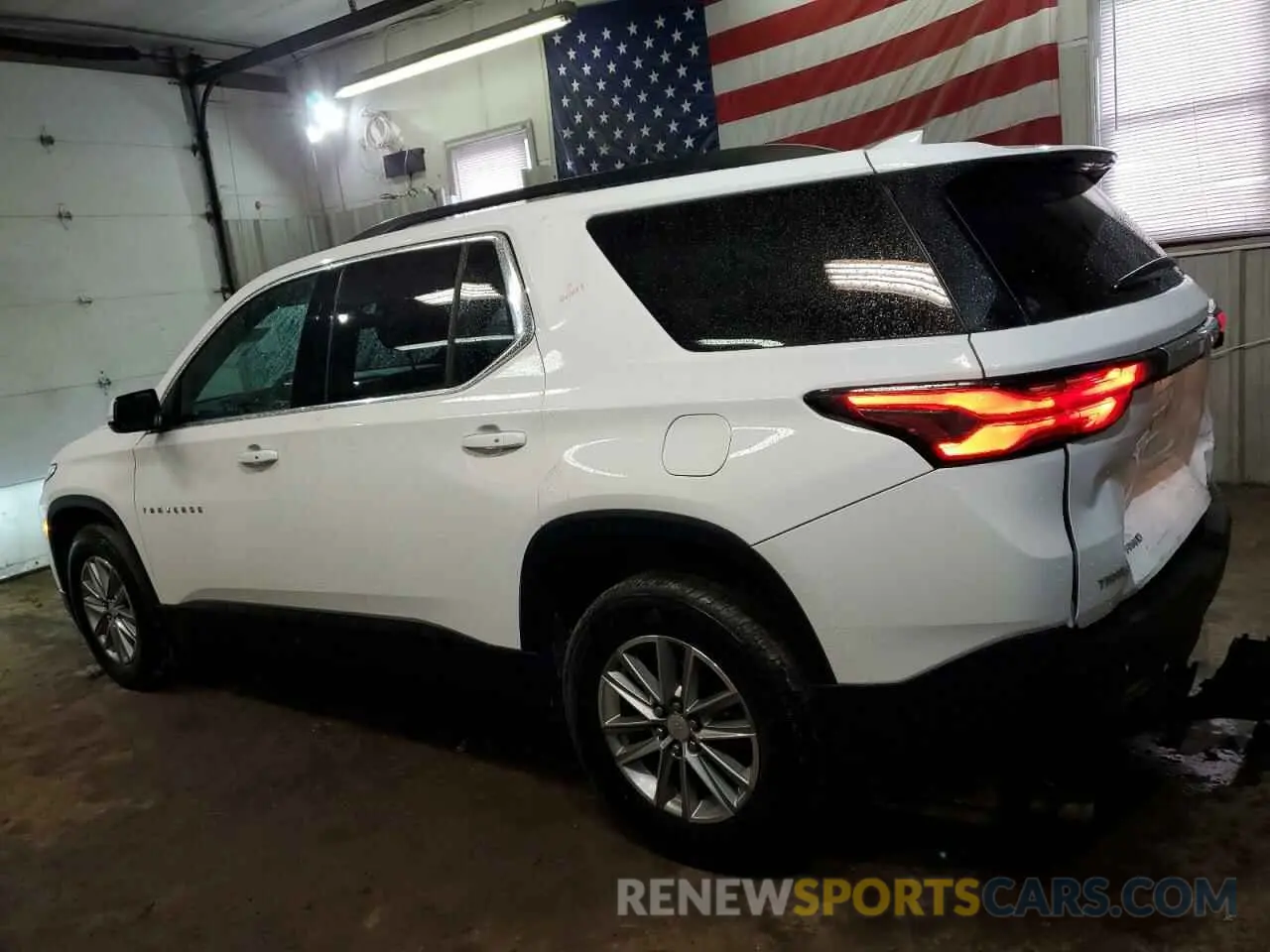 2 Фотография поврежденного автомобиля 1GNEVHKW3PJ146475 CHEVROLET TRAVERSE 2023