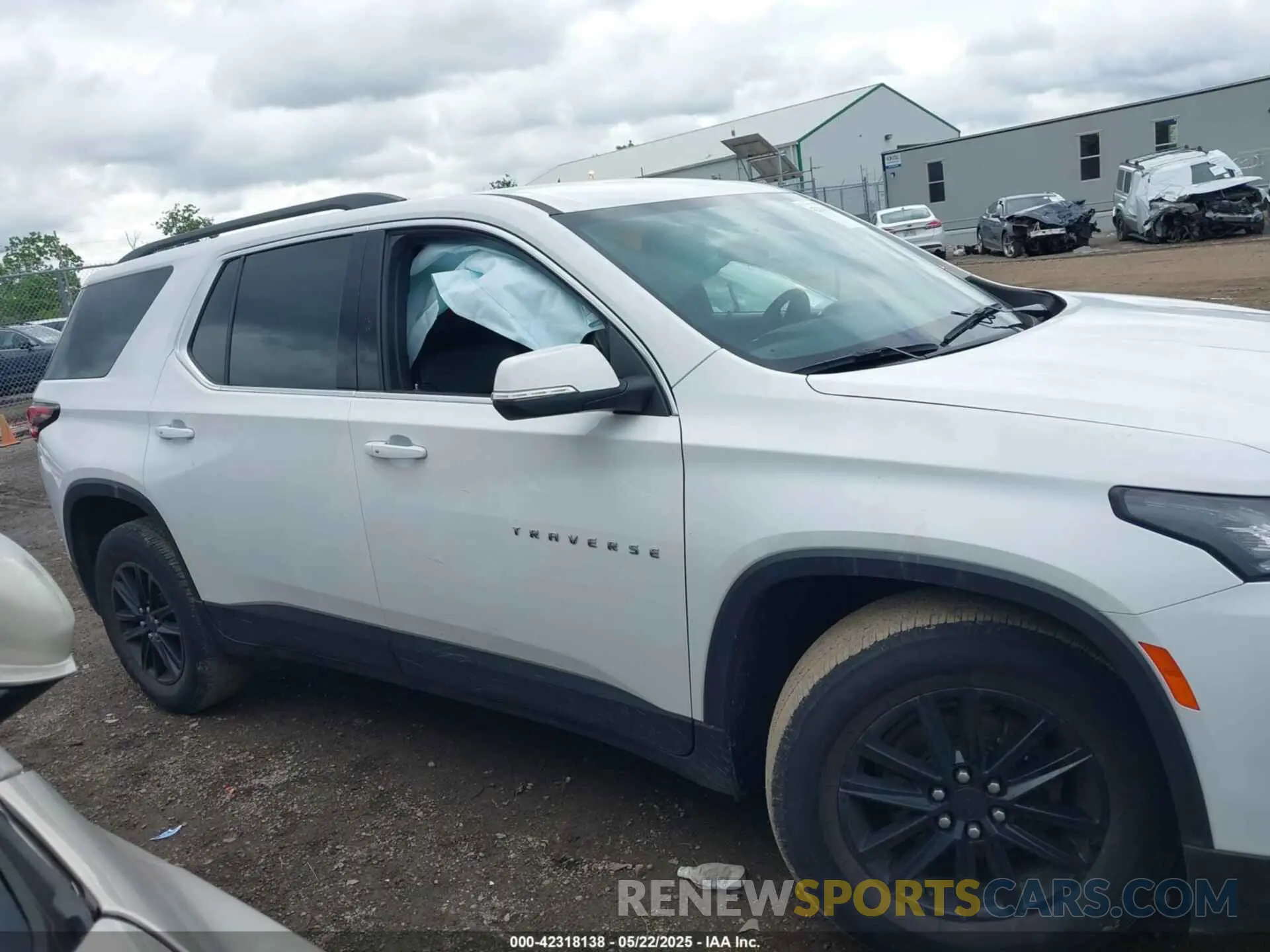 13 Photograph of a damaged car 1GNEVHKW4PJ187925 CHEVROLET TRAVERSE 2023