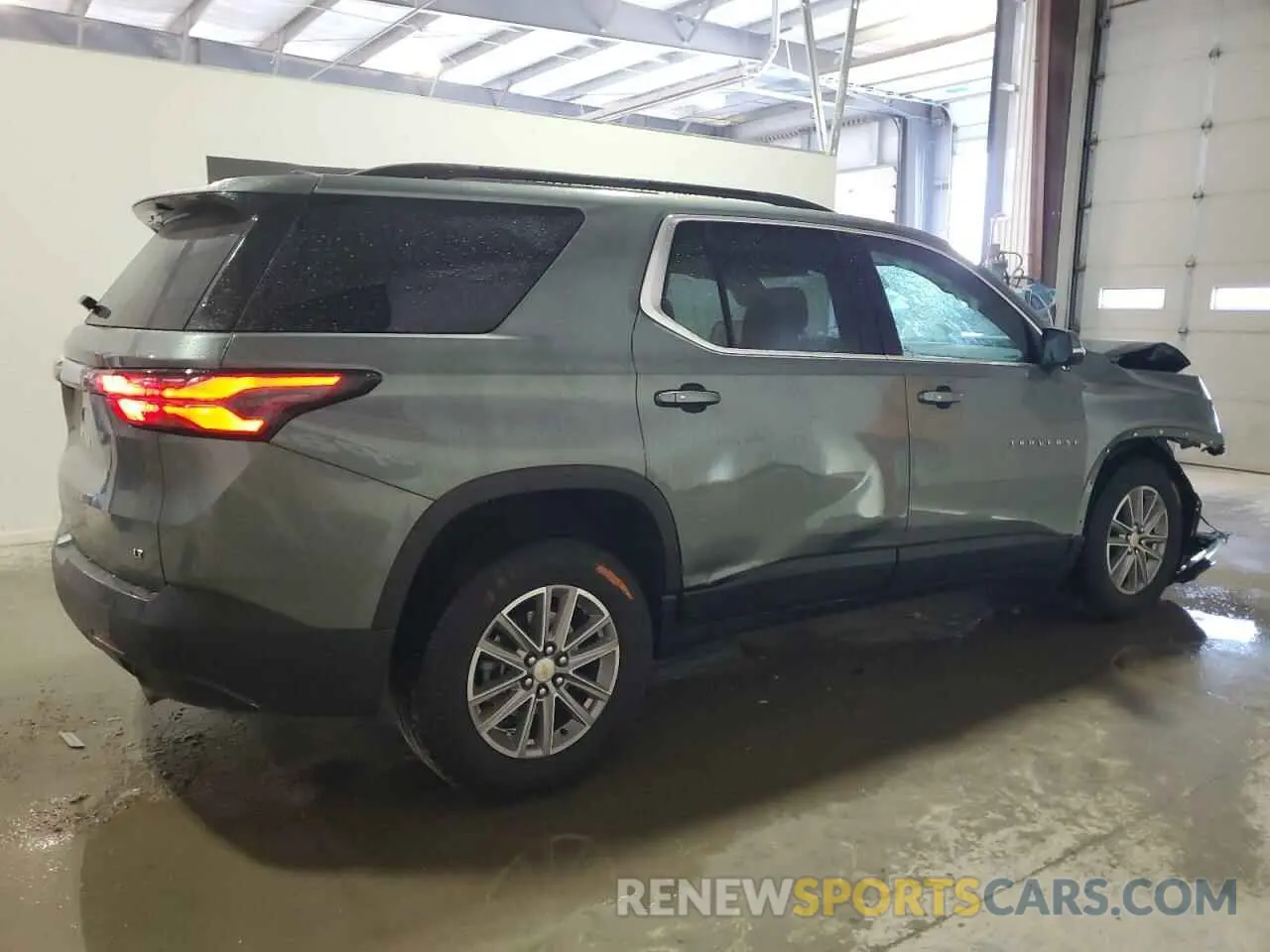 3 Photograph of a damaged car 1GNEVHKW4PJ231163 CHEVROLET TRAVERSE 2023