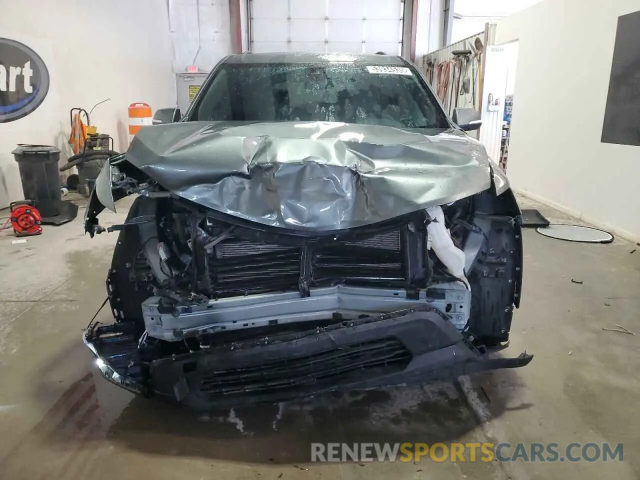 5 Photograph of a damaged car 1GNEVHKW4PJ231163 CHEVROLET TRAVERSE 2023