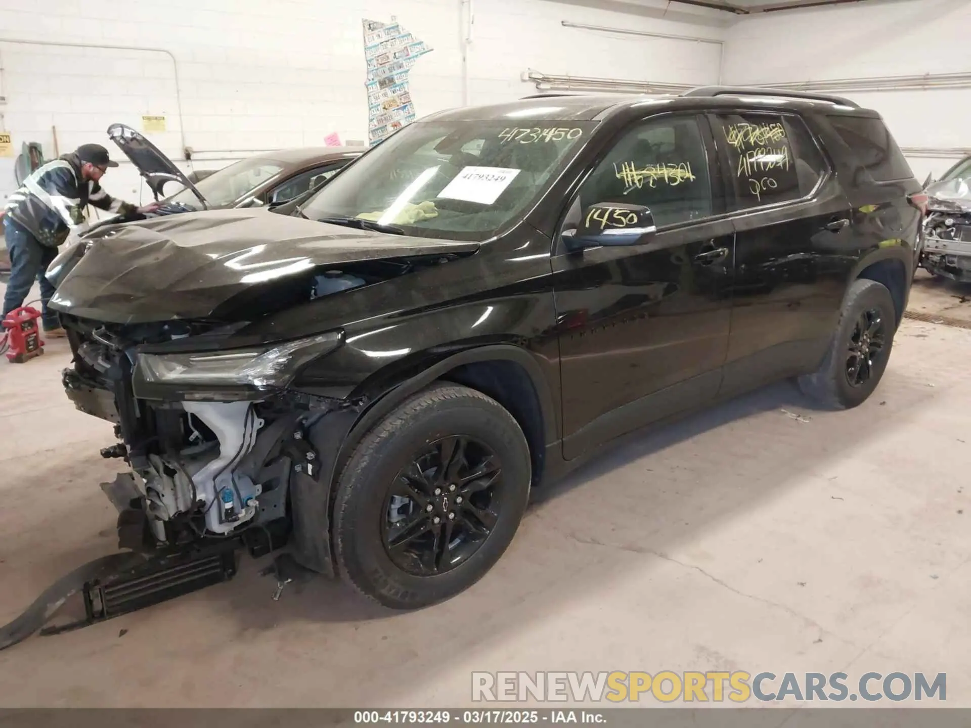 2 Photograph of a damaged car 1GNEVHKW5PJ164766 CHEVROLET TRAVERSE 2023