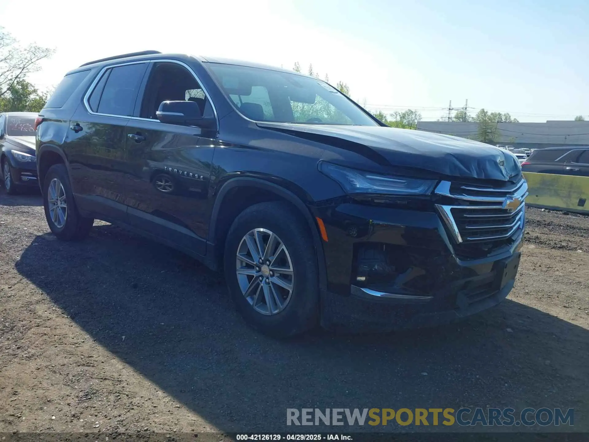 1 Photograph of a damaged car 1GNEVHKW6PJ184282 CHEVROLET TRAVERSE 2023