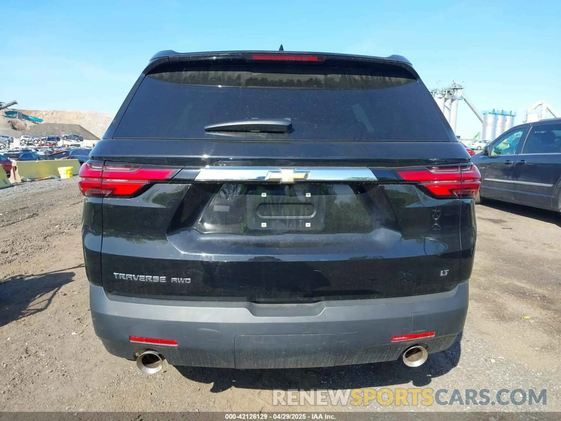 16 Photograph of a damaged car 1GNEVHKW6PJ184282 CHEVROLET TRAVERSE 2023