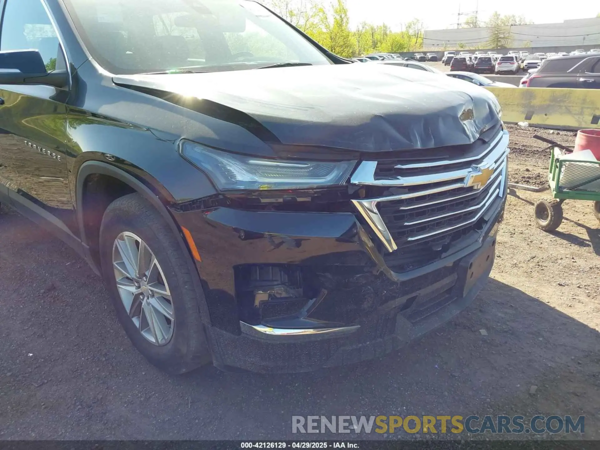 17 Photograph of a damaged car 1GNEVHKW6PJ184282 CHEVROLET TRAVERSE 2023