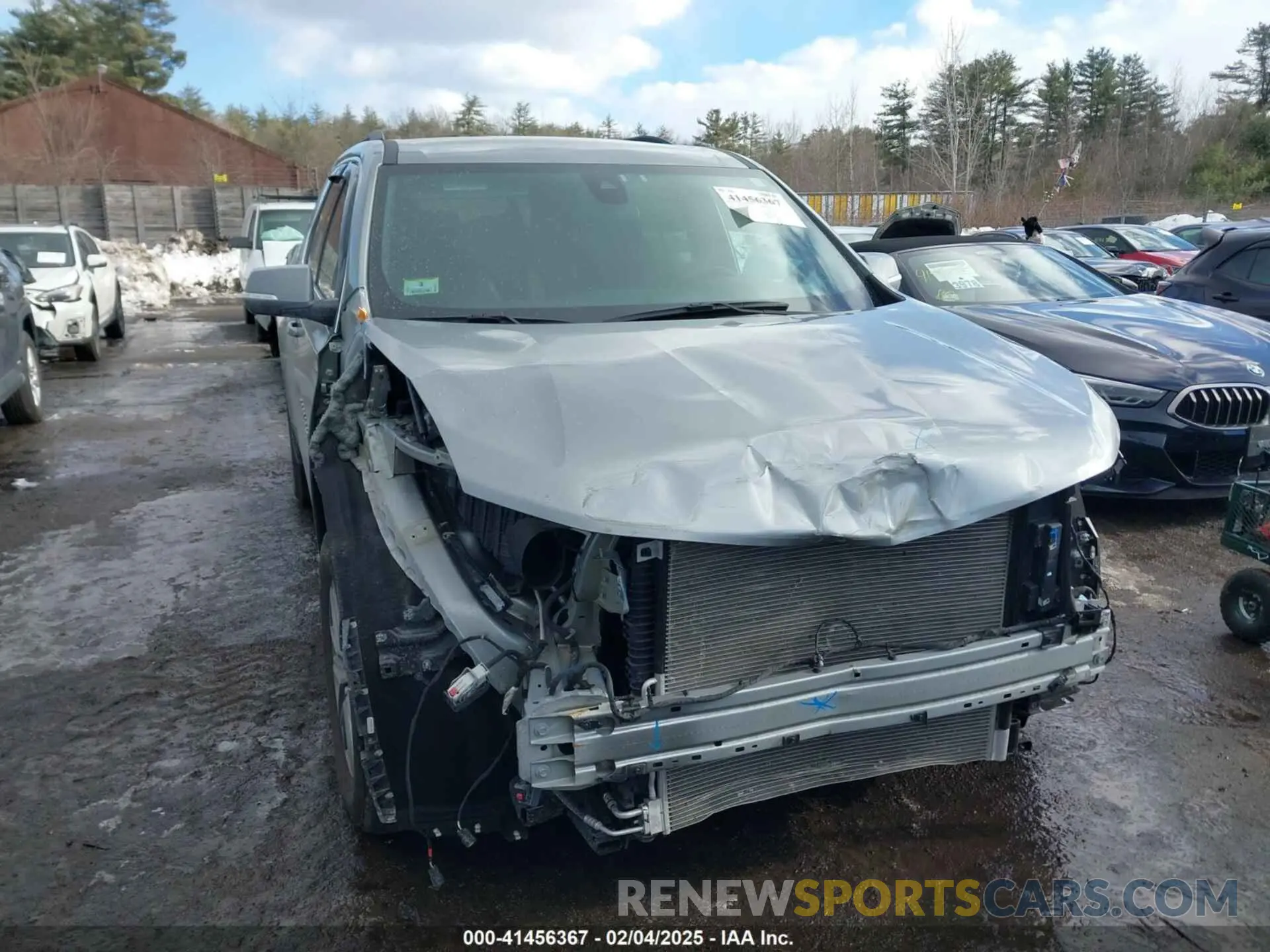 11 Photograph of a damaged car 1GNEVHKW8PJ215256 CHEVROLET TRAVERSE 2023