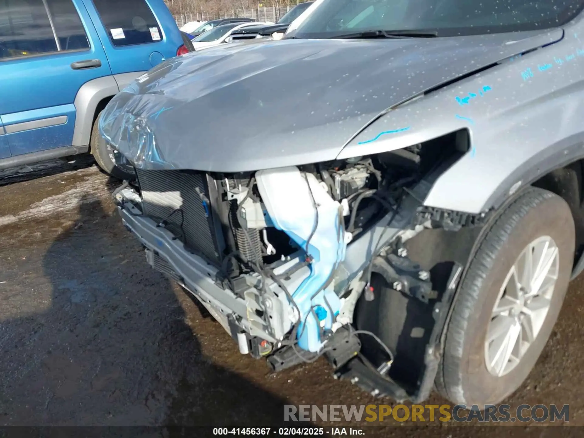 6 Photograph of a damaged car 1GNEVHKW8PJ215256 CHEVROLET TRAVERSE 2023