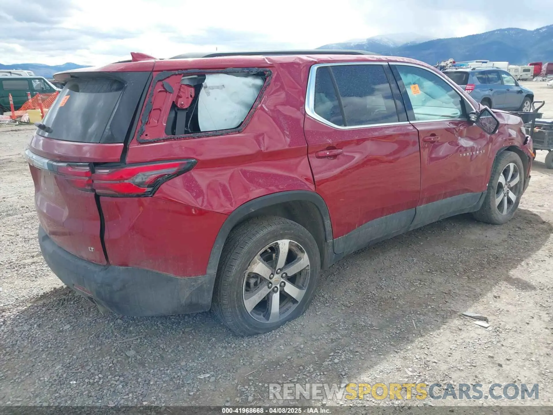 4 Фотография поврежденного автомобиля 1GNEVHKWXPJ298401 CHEVROLET TRAVERSE 2023