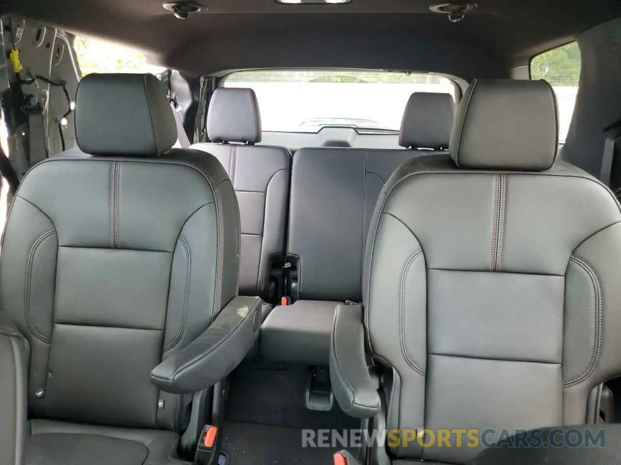 10 Photograph of a damaged car 1GNEVJKW3PJ339894 CHEVROLET TRAVERSE 2023