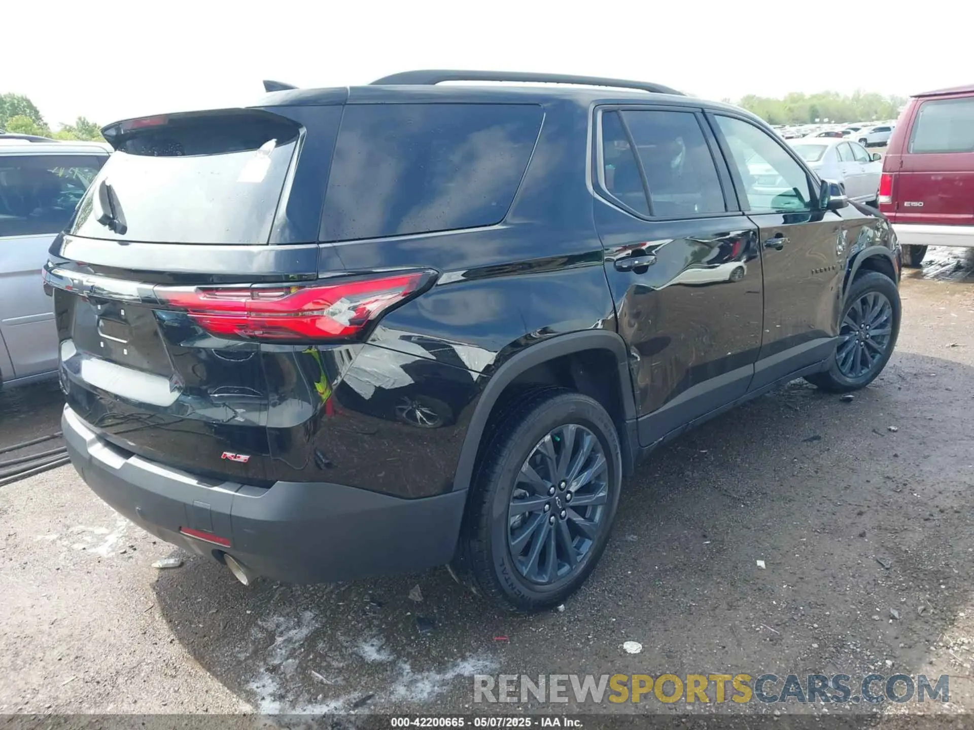 4 Photograph of a damaged car 1GNEVJKWXPJ290497 CHEVROLET TRAVERSE 2023