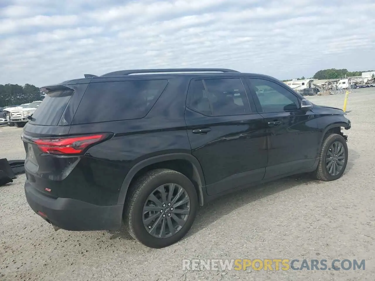 3 Photograph of a damaged car 1GNEVJKWXPJ307864 CHEVROLET TRAVERSE 2023