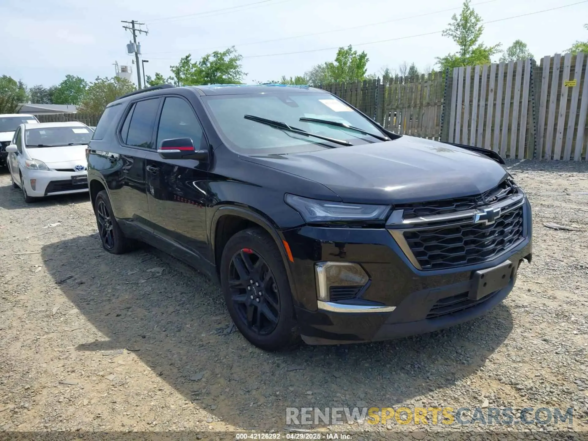 1 Фотография поврежденного автомобиля 1GNEVKKW0PJ237460 CHEVROLET TRAVERSE 2023