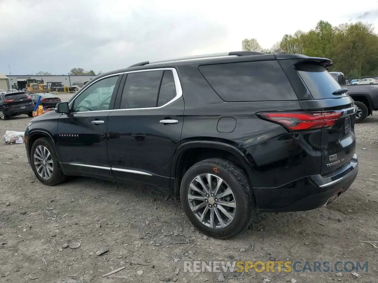 2 Фотография поврежденного автомобиля 1GNEVKKW1PJ255479 CHEVROLET TRAVERSE 2023