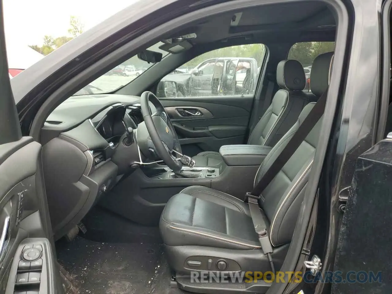 7 Фотография поврежденного автомобиля 1GNEVKKW1PJ255479 CHEVROLET TRAVERSE 2023