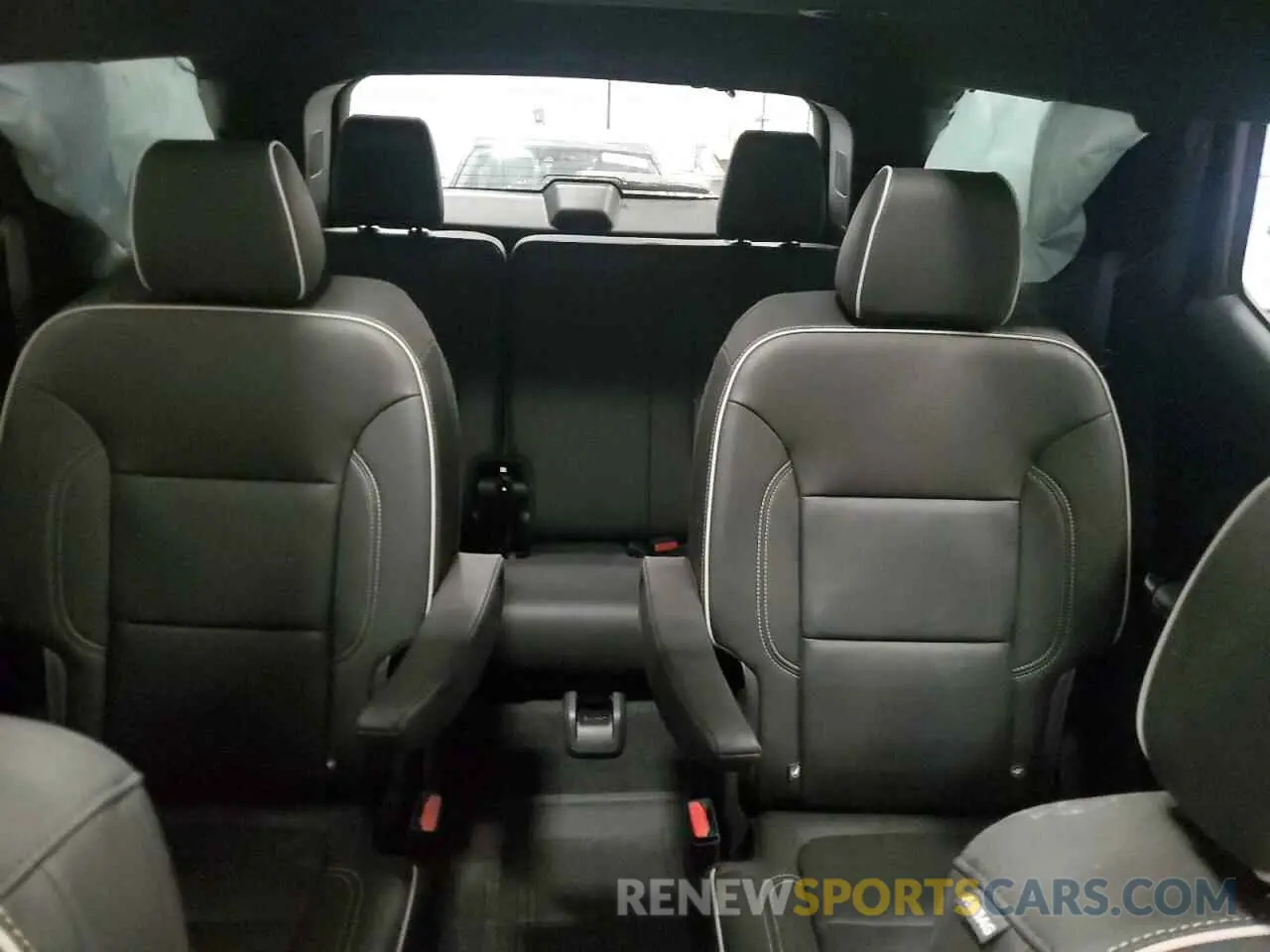 10 Photograph of a damaged car 1GNEVKKW1PJ269494 CHEVROLET TRAVERSE 2023