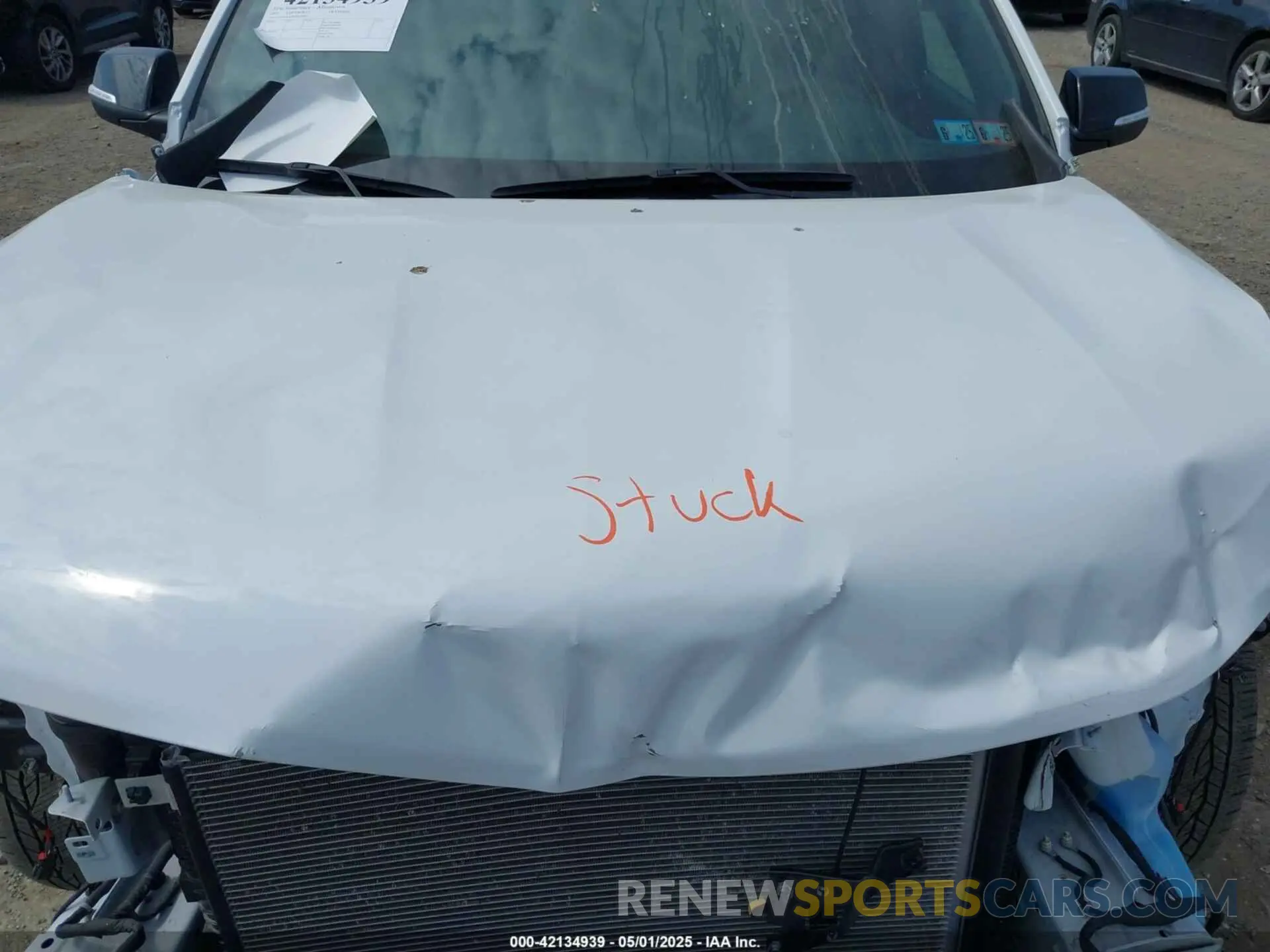 10 Photograph of a damaged car 1GNEVKKW2PJ257838 CHEVROLET TRAVERSE 2023