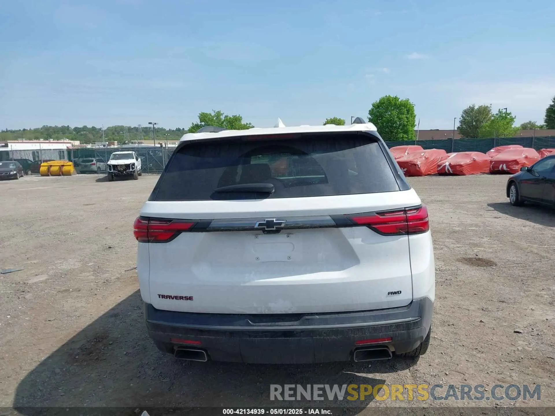 17 Photograph of a damaged car 1GNEVKKW2PJ257838 CHEVROLET TRAVERSE 2023