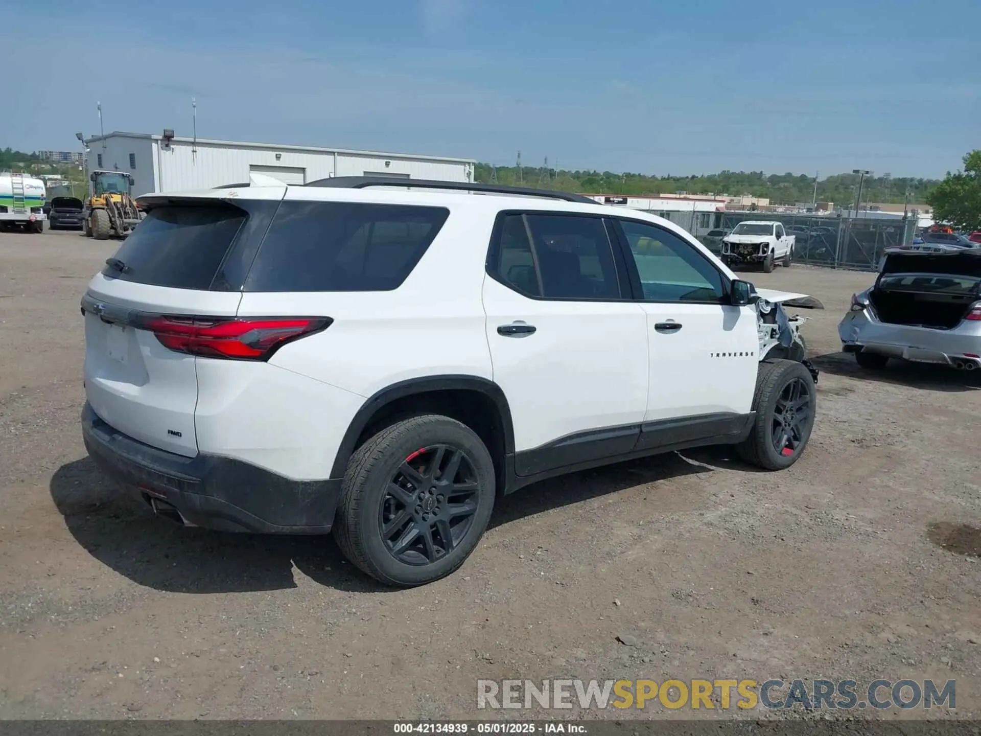 4 Photograph of a damaged car 1GNEVKKW2PJ257838 CHEVROLET TRAVERSE 2023