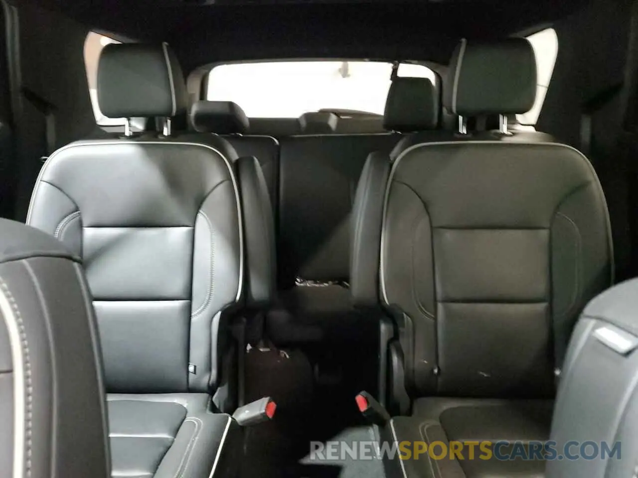 10 Photograph of a damaged car 1GNEVKKW3PJ239767 CHEVROLET TRAVERSE 2023