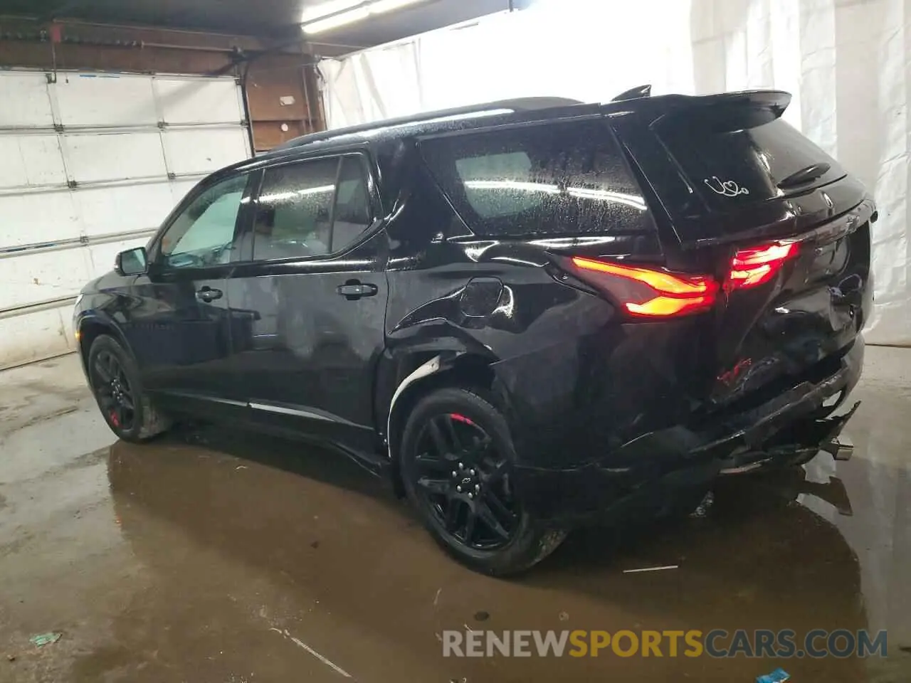 2 Photograph of a damaged car 1GNEVKKW3PJ239767 CHEVROLET TRAVERSE 2023