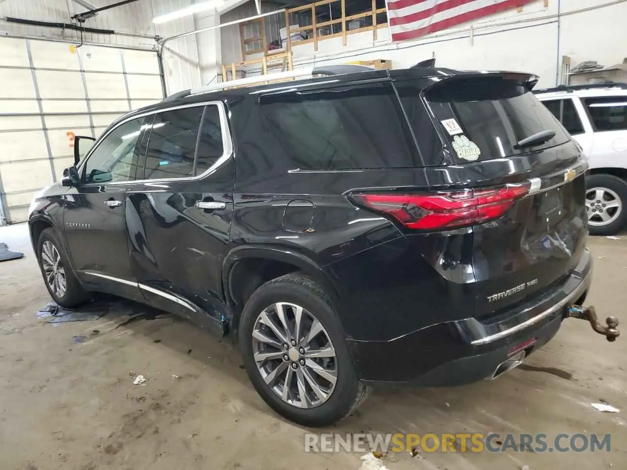 2 Фотография поврежденного автомобиля 1GNEVKKW4PJ290646 CHEVROLET TRAVERSE 2023