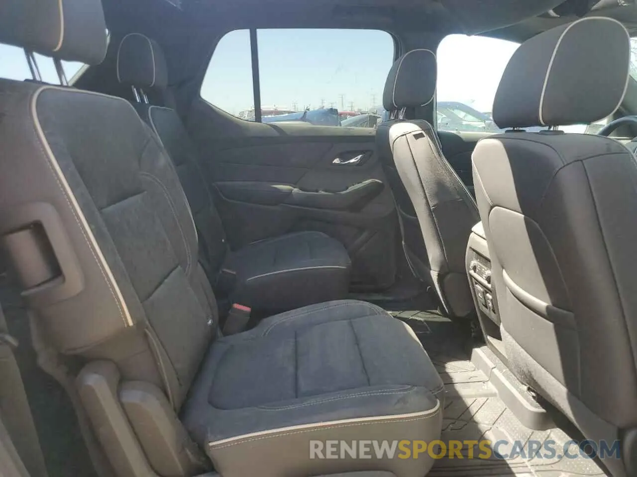 11 Photograph of a damaged car 1GNEVKKWXPJ181060 CHEVROLET TRAVERSE 2023