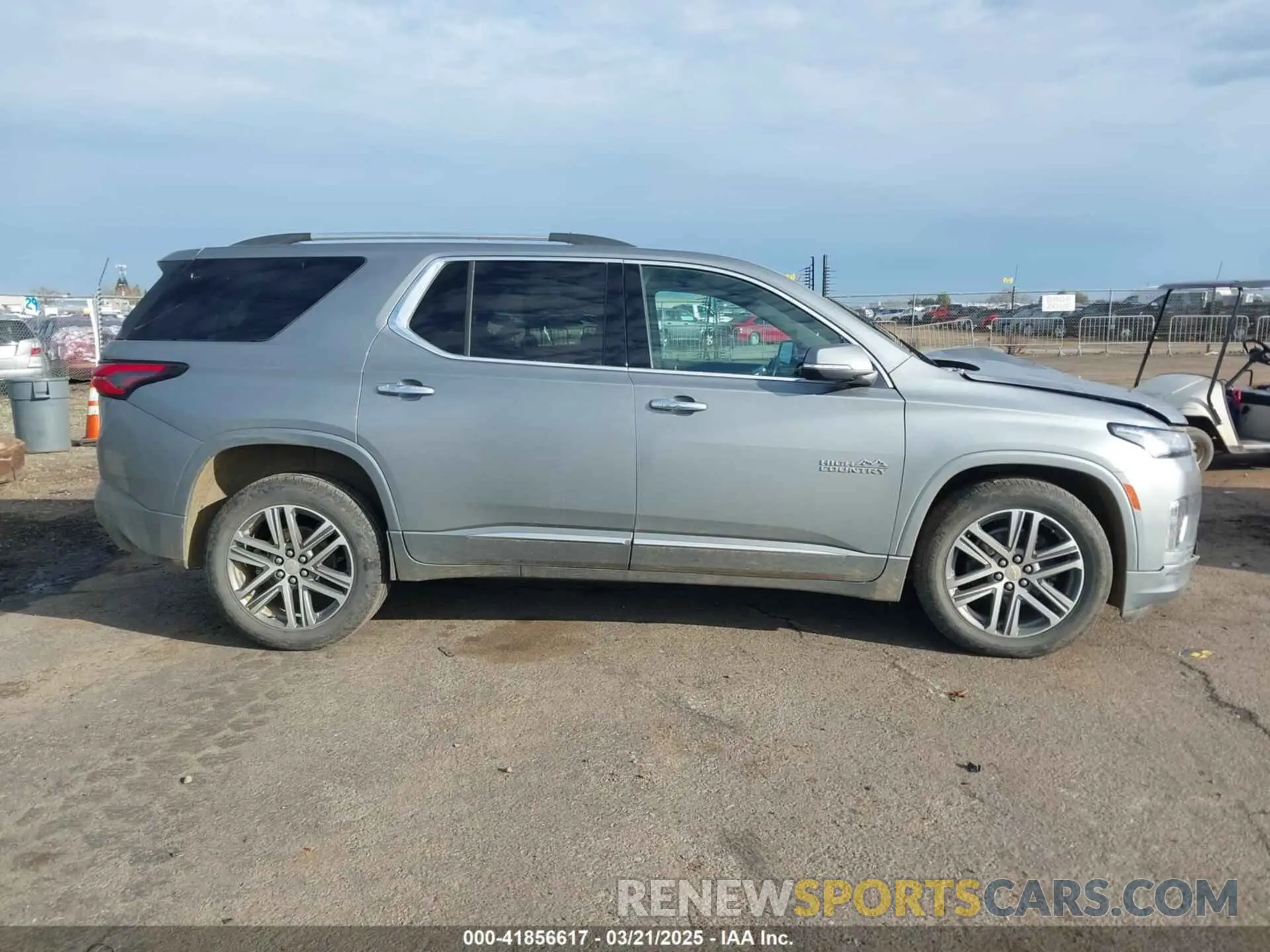 13 Фотография поврежденного автомобиля 1GNEVNKW3PJ200209 CHEVROLET TRAVERSE 2023