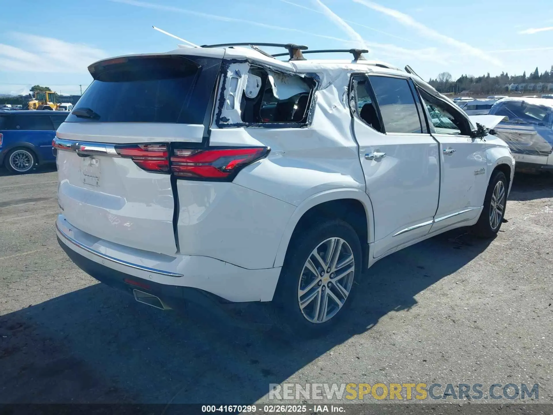 4 Фотография поврежденного автомобиля 1GNEVNKW8PJ315243 CHEVROLET TRAVERSE 2023