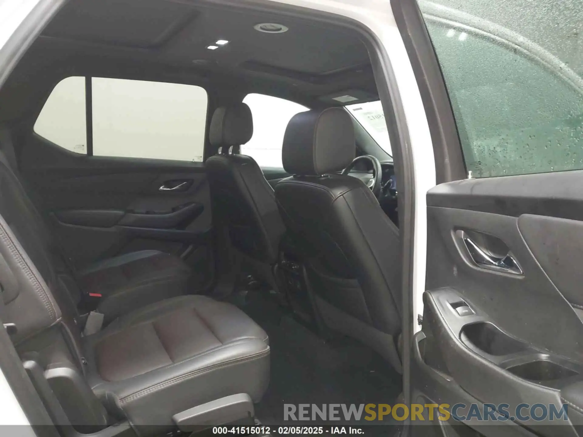 8 Фотография поврежденного автомобиля 1GNEVNKWXPJ176247 CHEVROLET TRAVERSE 2023