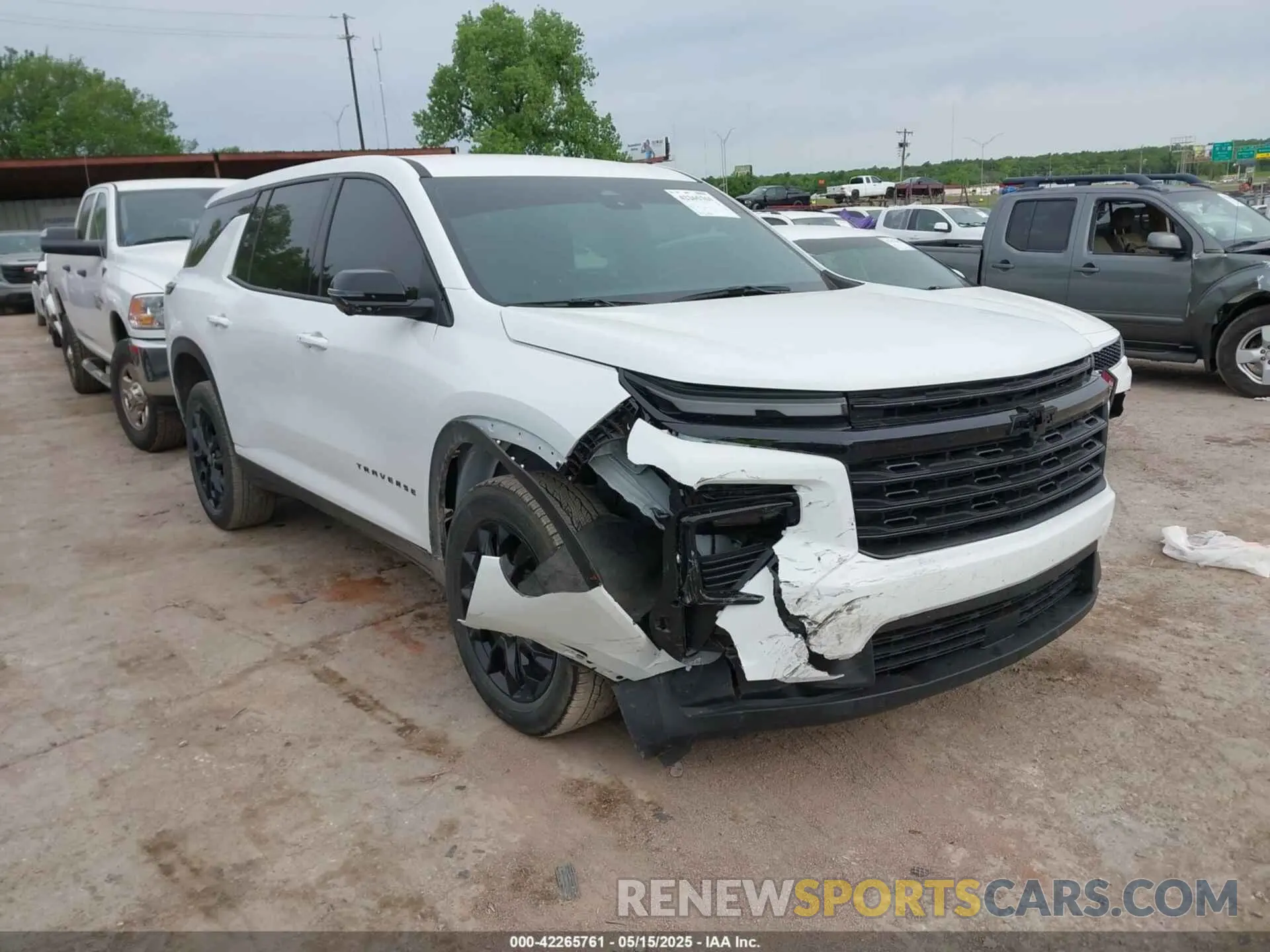 1 Photograph of a damaged car 1GNEREKS2RJ185108 CHEVROLET TRAVERSE 2024