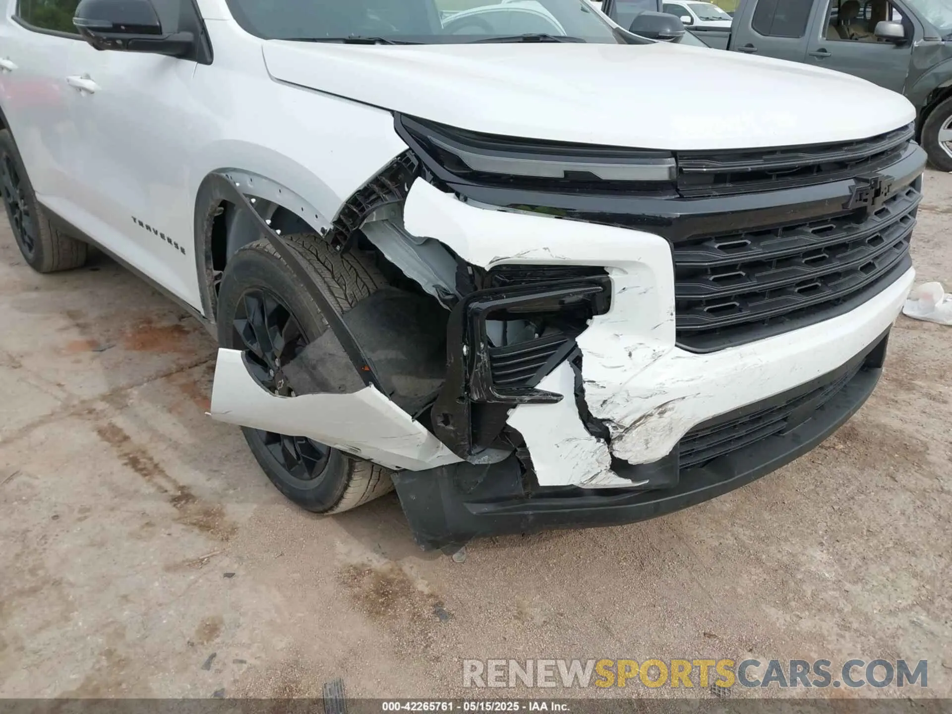 6 Photograph of a damaged car 1GNEREKS2RJ185108 CHEVROLET TRAVERSE 2024