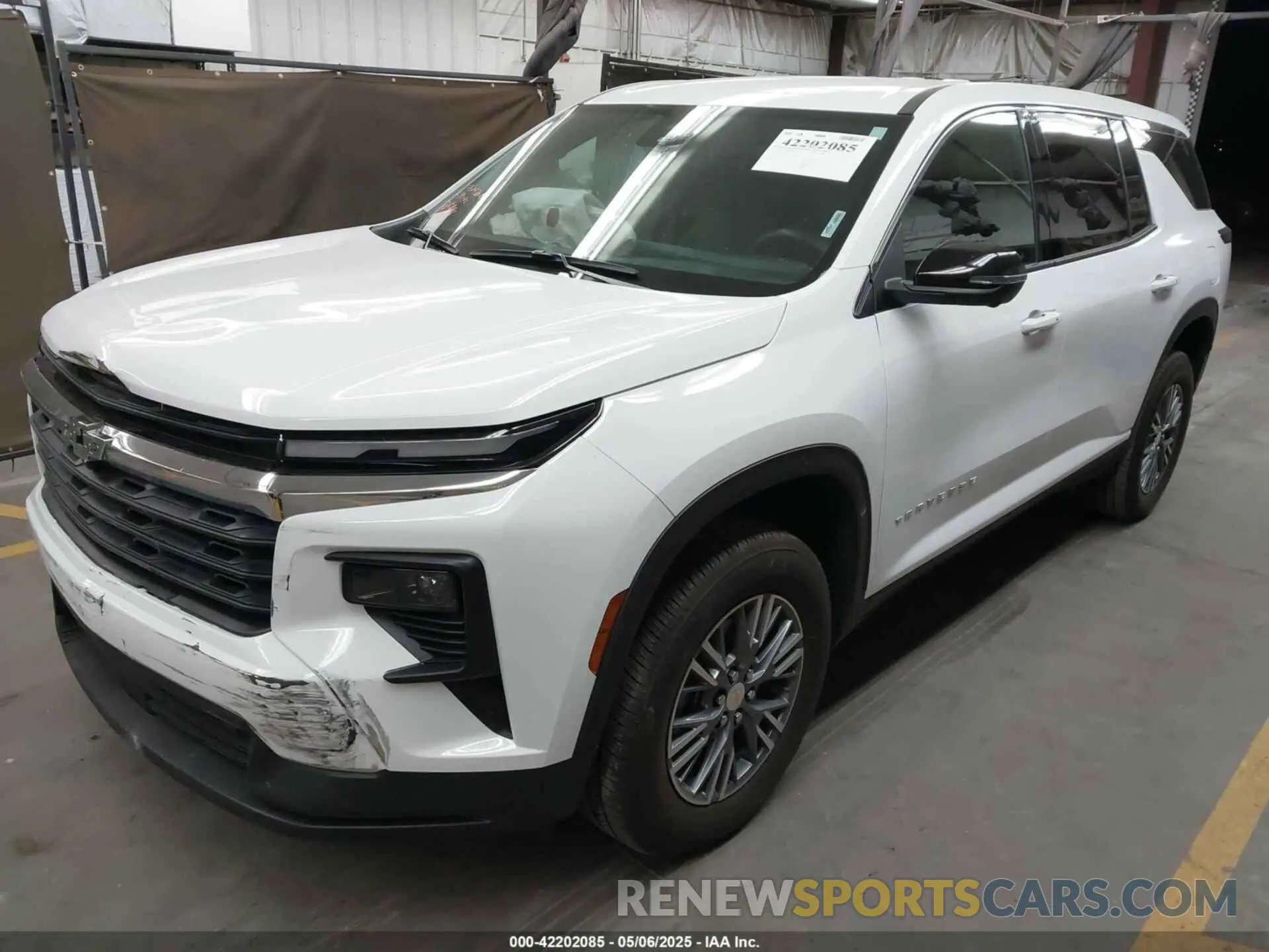 2 Photograph of a damaged car 1GNEREKS5RJ238187 CHEVROLET TRAVERSE 2024