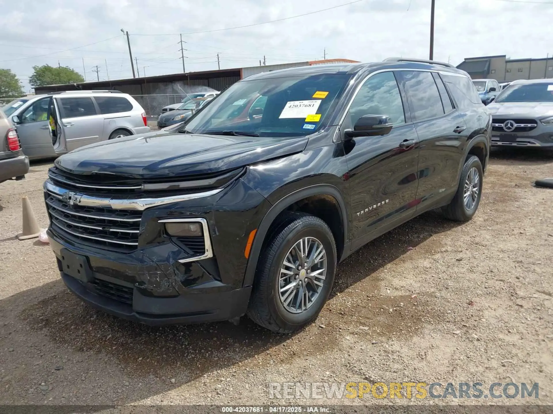 2 Фотография поврежденного автомобиля 1GNERGKS1RJ199710 CHEVROLET TRAVERSE 2024