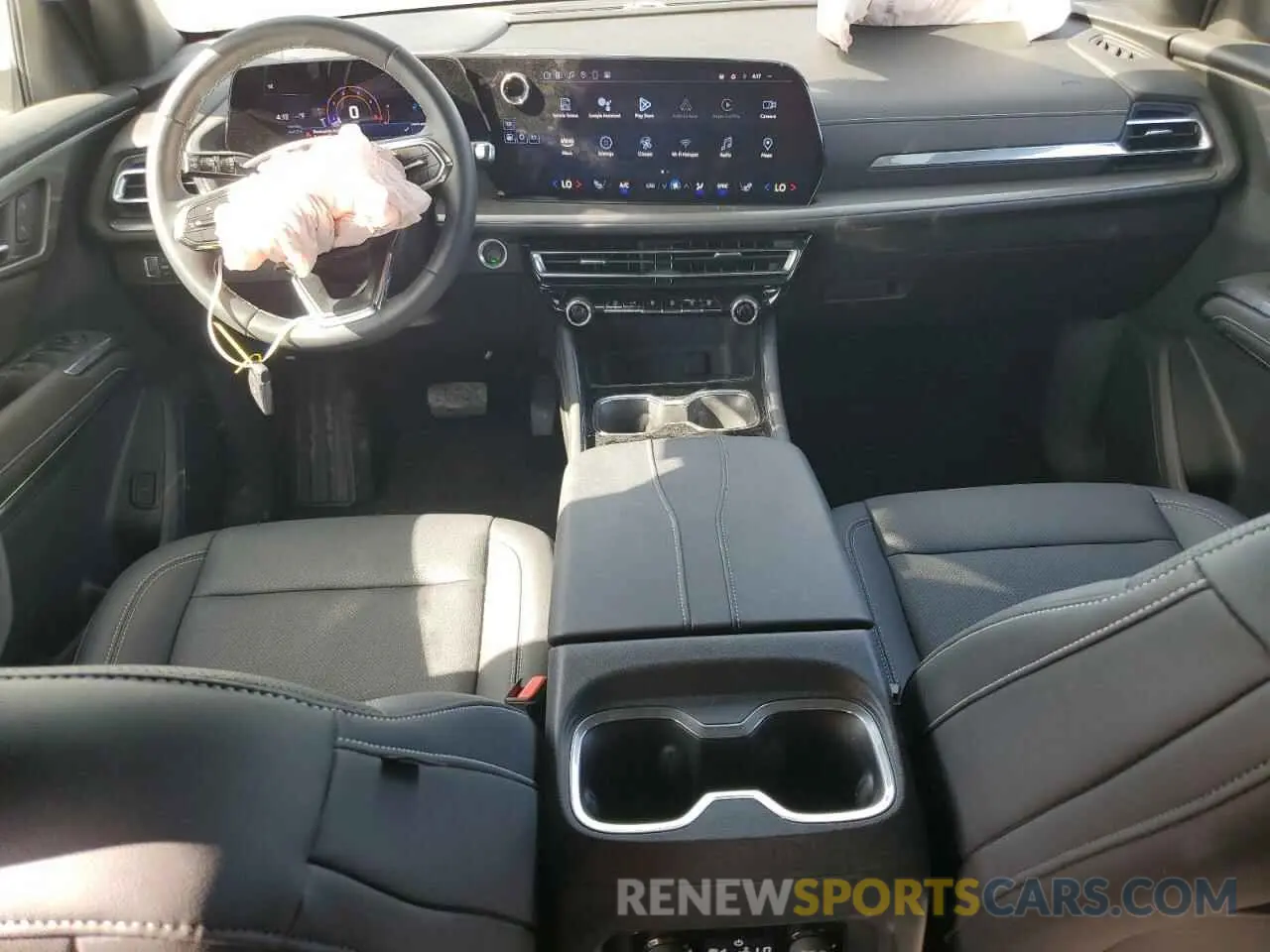 8 Photograph of a damaged car 1GNERGKS6RJ172793 CHEVROLET TRAVERSE 2024