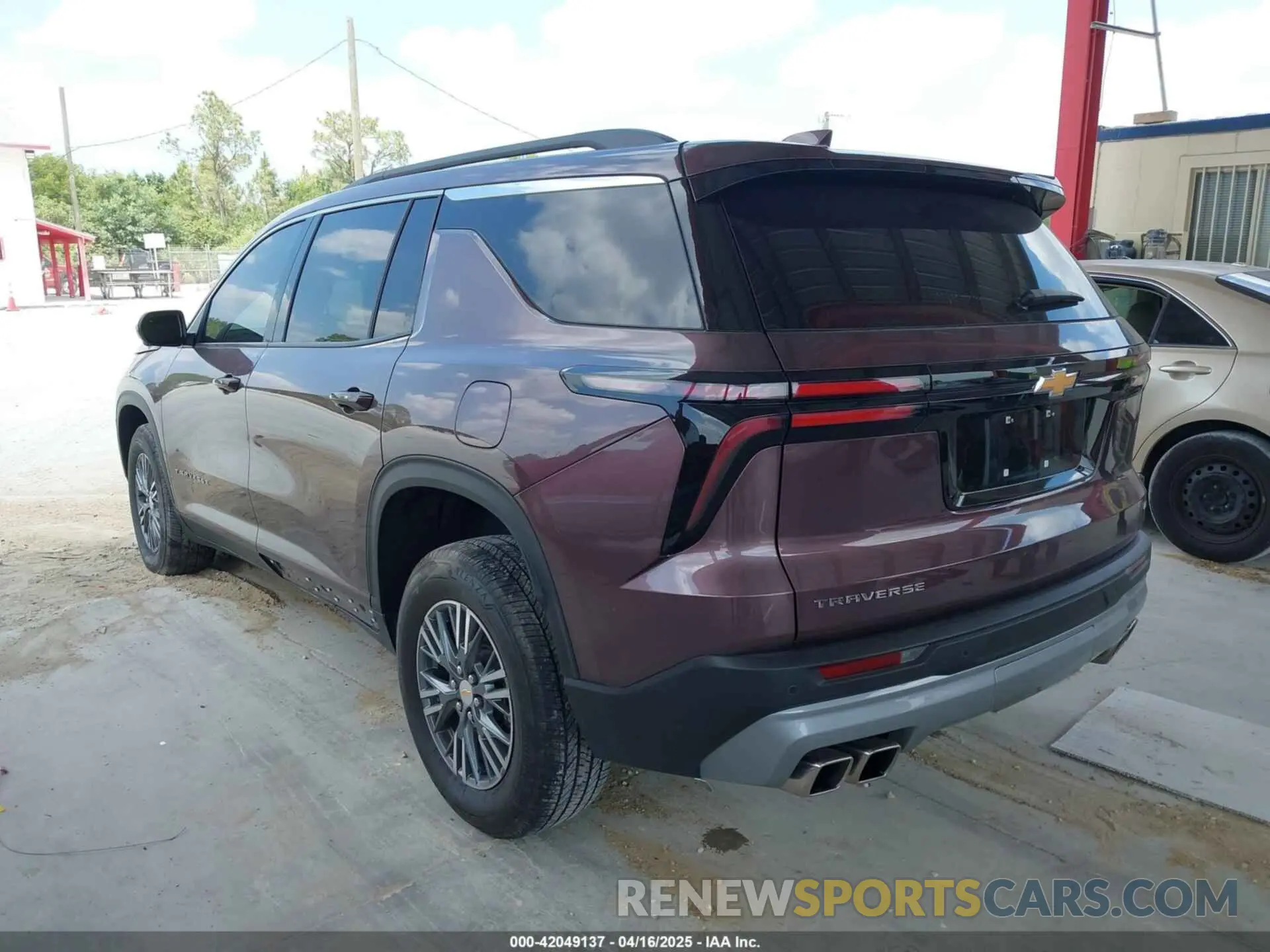 3 Фотография поврежденного автомобиля 1GNERGKS7RJ143173 CHEVROLET TRAVERSE 2024