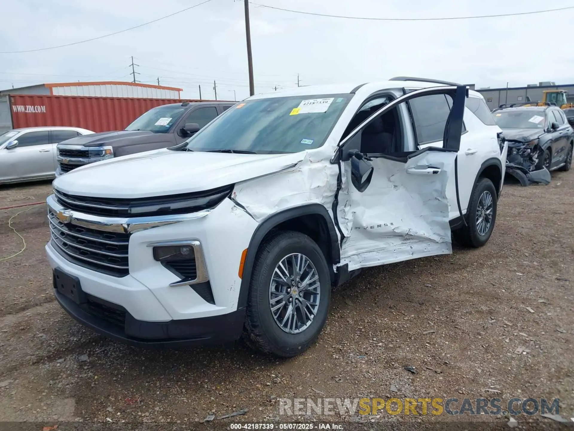 2 Photograph of a damaged car 1GNERGKS7RJ215585 CHEVROLET TRAVERSE 2024