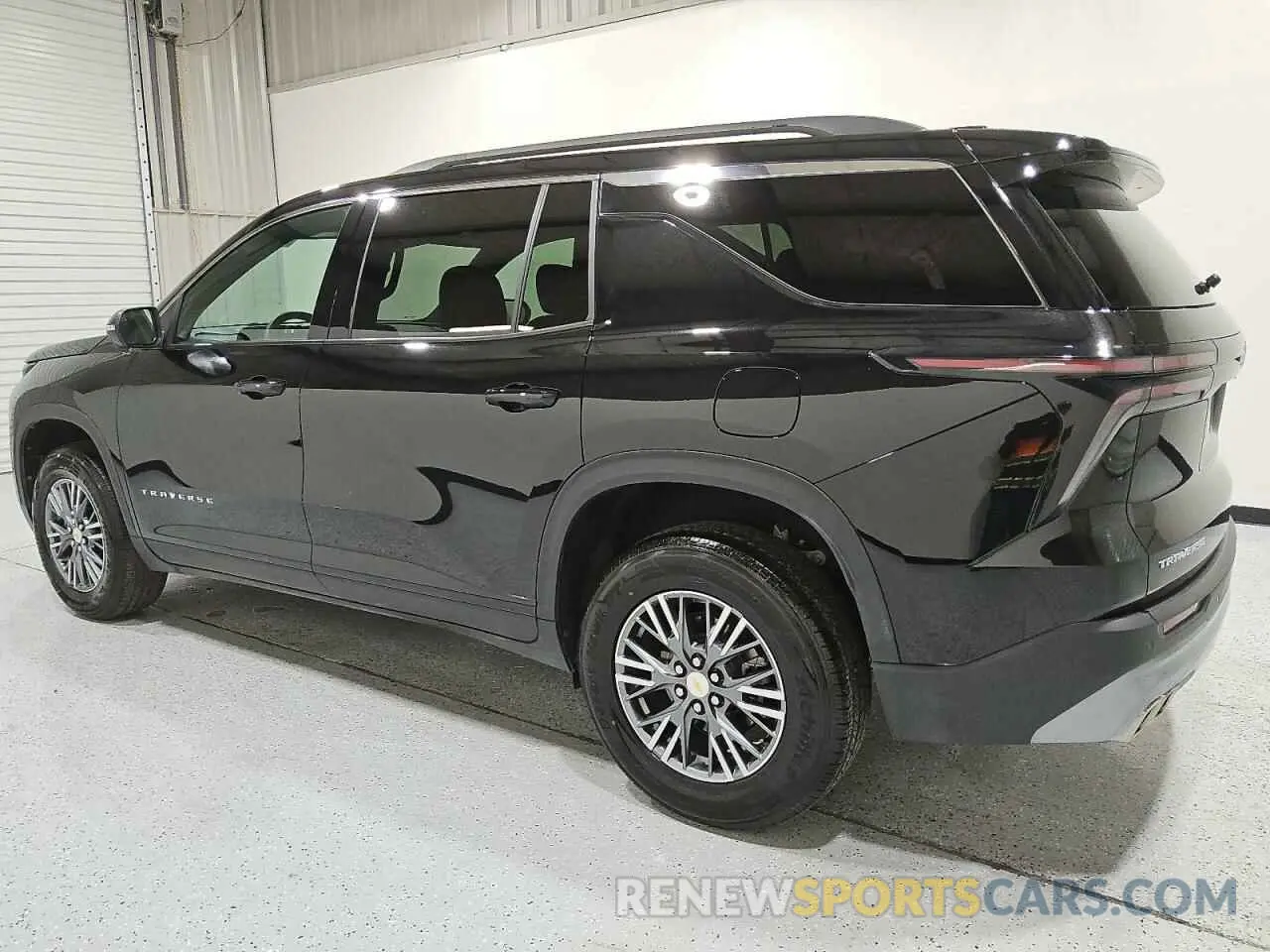 2 Photograph of a damaged car 1GNERGKS9RJ188034 CHEVROLET TRAVERSE 2024