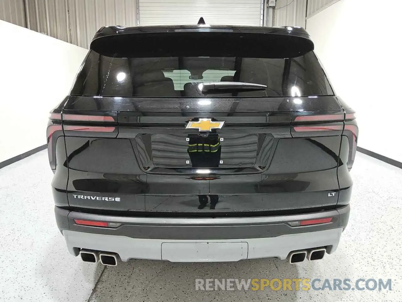 6 Photograph of a damaged car 1GNERGKS9RJ188034 CHEVROLET TRAVERSE 2024