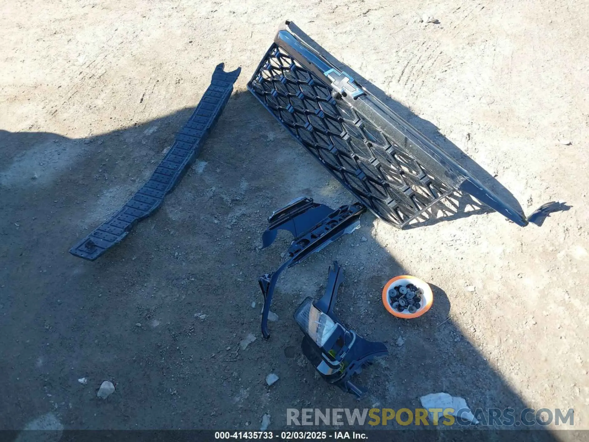 12 Photograph of a damaged car 1GNERLKS7RJ245971 CHEVROLET TRAVERSE 2024