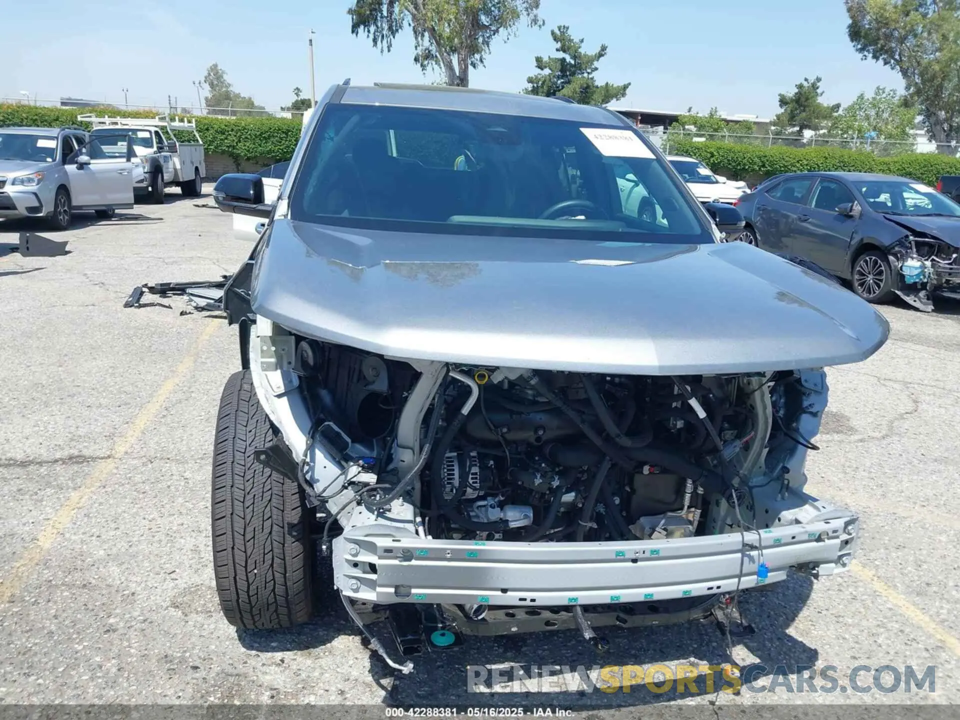 13 Photograph of a damaged car 1GNERLKS8RJ241492 CHEVROLET TRAVERSE 2024