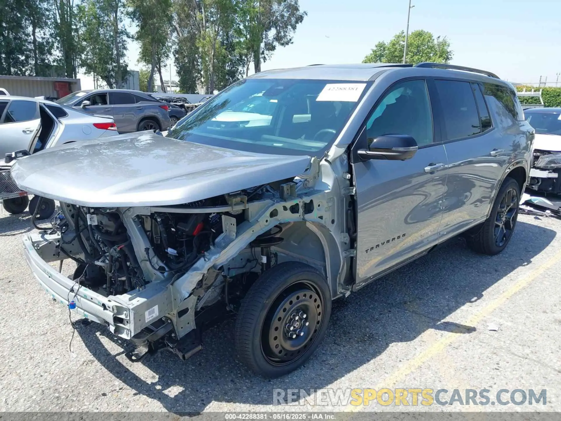 2 Photograph of a damaged car 1GNERLKS8RJ241492 CHEVROLET TRAVERSE 2024
