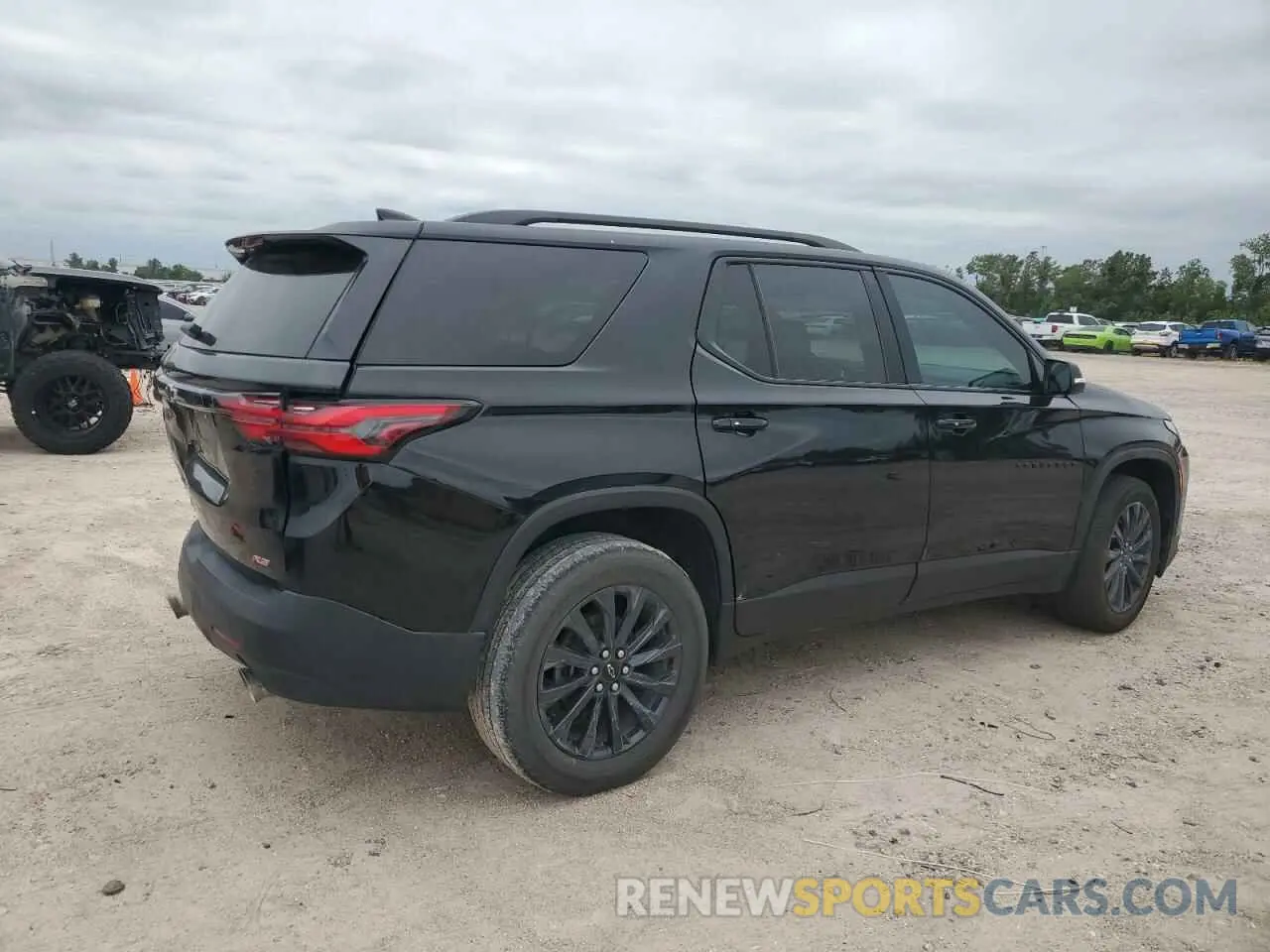 3 Photograph of a damaged car 1GNESYKW8RJ134785 CHEVROLET TRAVERSE 2024