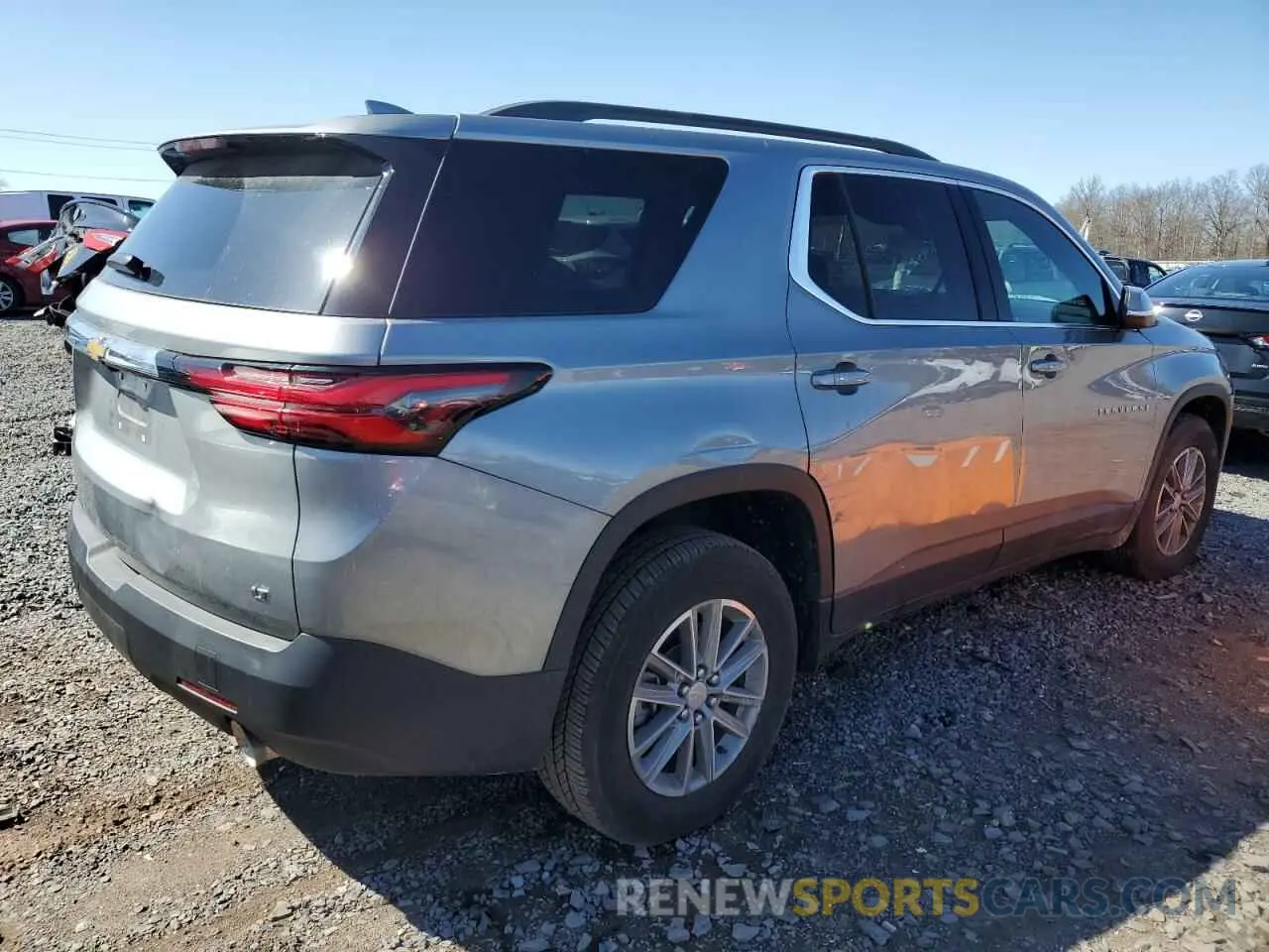 3 Photograph of a damaged car 1GNETVKW8RJ136869 CHEVROLET TRAVERSE 2024