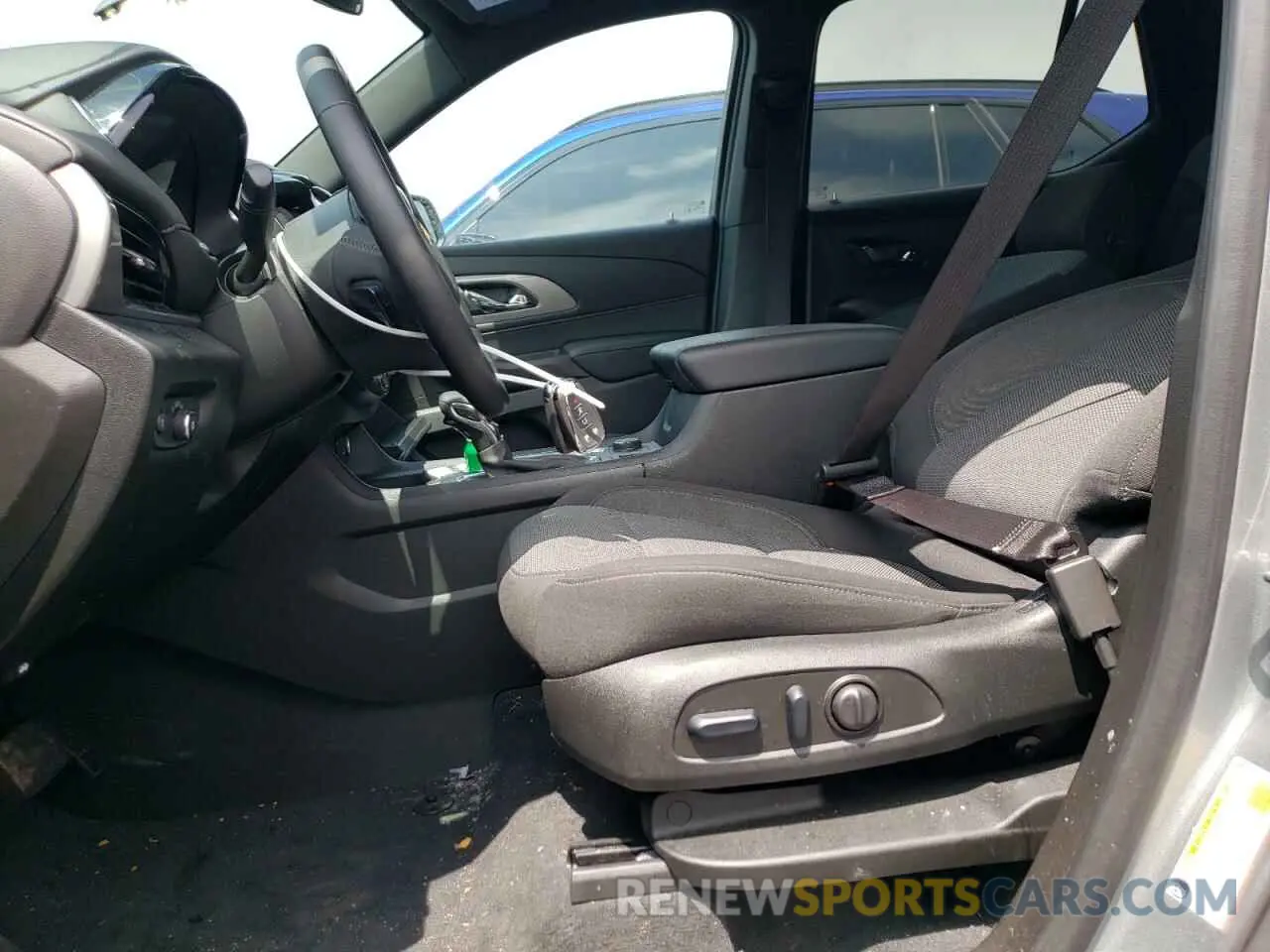 7 Photograph of a damaged car 1GNETVKW8RJ136869 CHEVROLET TRAVERSE 2024